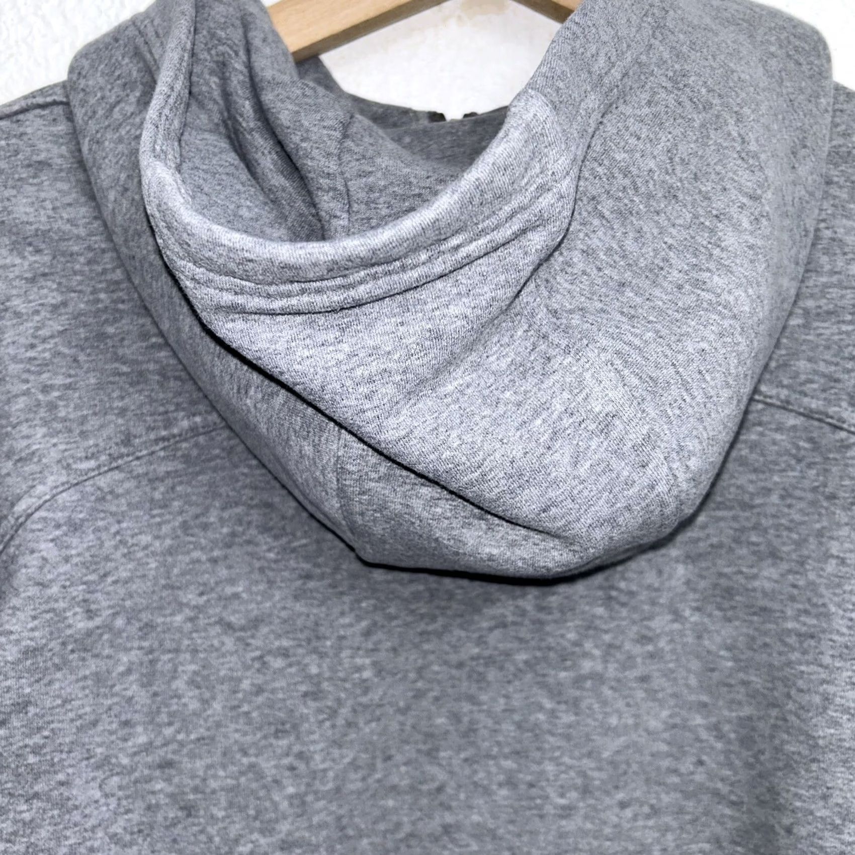 Lululemon Lululemon Scuba Hoodie Gray Jacket Full Zip Women’s XS Jacket Women XS Gray Branded Logo Pockets Hooded All Seasons Casual Formal Workwear Size XS / US 0-2 / IT 36-38 - 5 Thumbnail