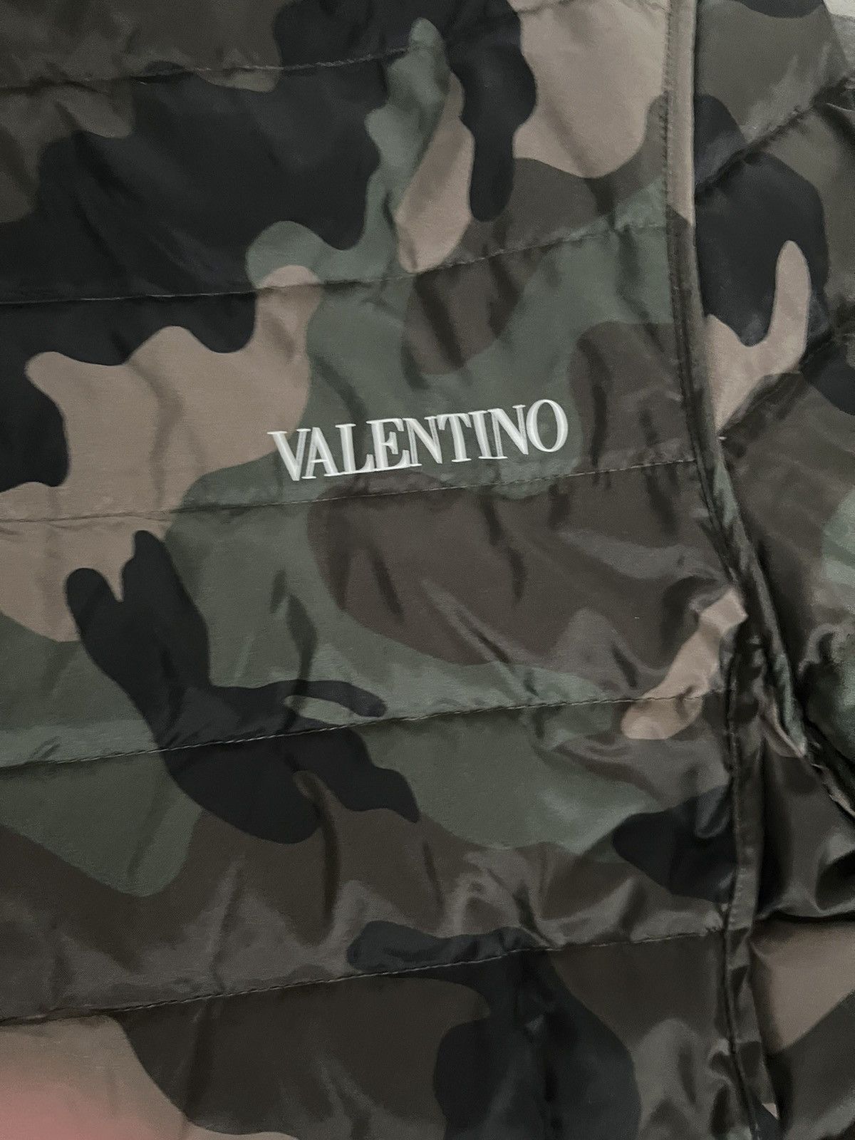 Valentino VALENTINO GARAVANI Camoushuffle reversible puffer jacket Size US M / EU 48-50 / 2 - 5 Thumbnail