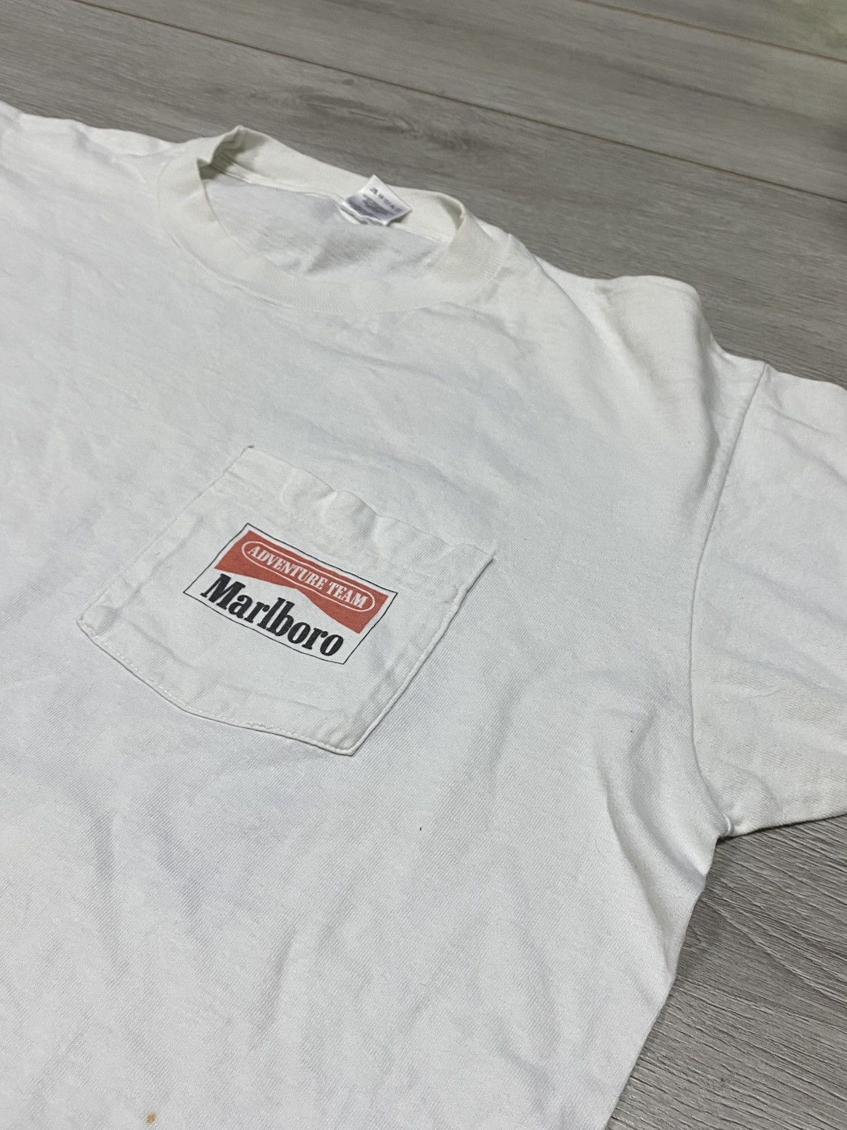 Marlboro Fruit of The loom 1990 Marlboro big print vintage t-shirt Size US XL / EU 56 / 4 - 10 Thumbnail