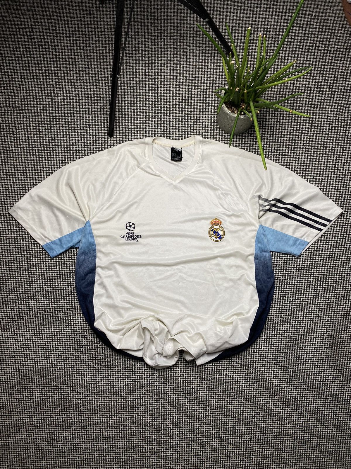 Real Madrid × Soccer Jersey × Vintage Real Madrid adidas 2003 vintage