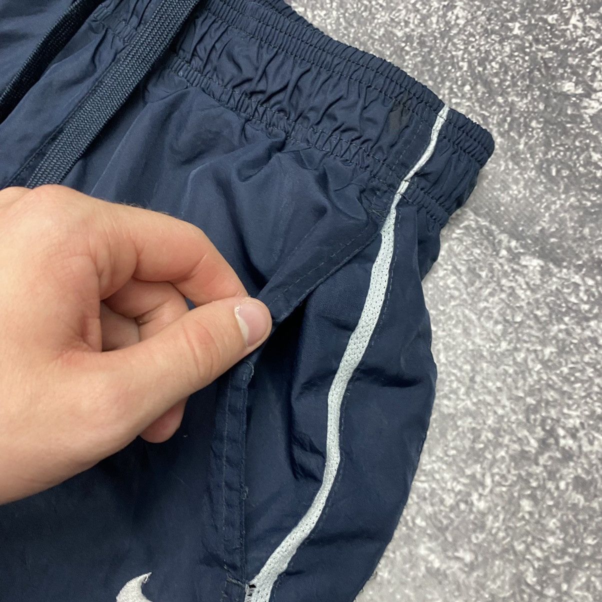 Vintage Vintage 00’s Nike Drill Y2k Nylon Big logo pants Size US 30 / EU 46 - 6 Thumbnail