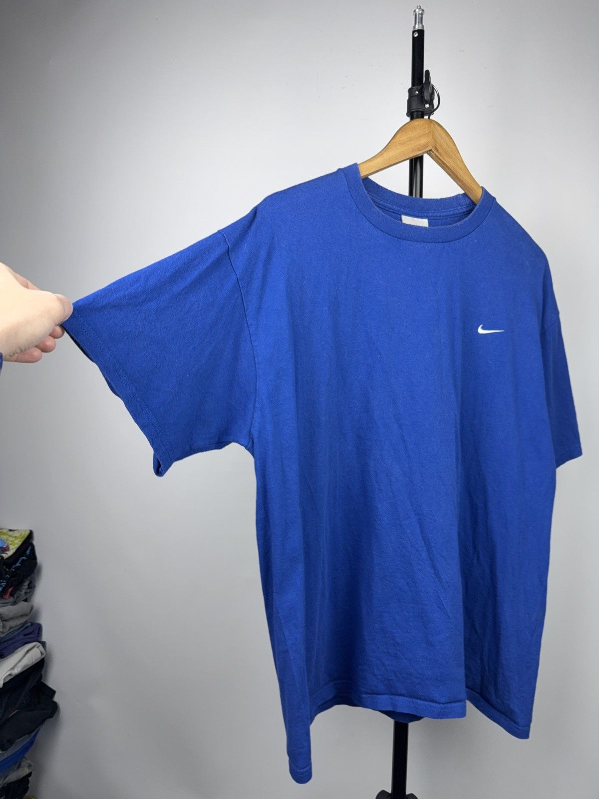 Nike Vintage 90s Retro Nike Basic Small Swoosh Embroidered Tee Size US L / EU 52-54 / 3 - 3 Thumbnail
