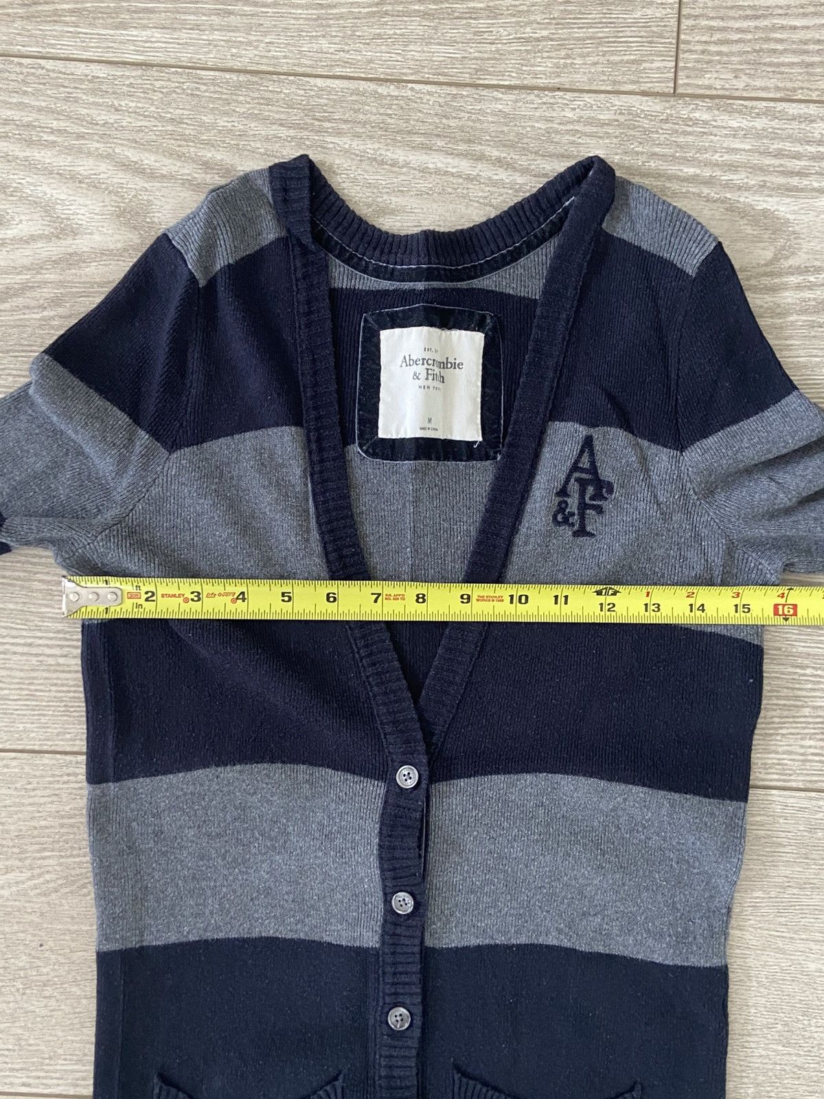 Abercrombie & Fitch Abercrombie & Fitch women’s cardigan. Size: S. Size S / US 4 / IT 40 - 4 Thumbnail