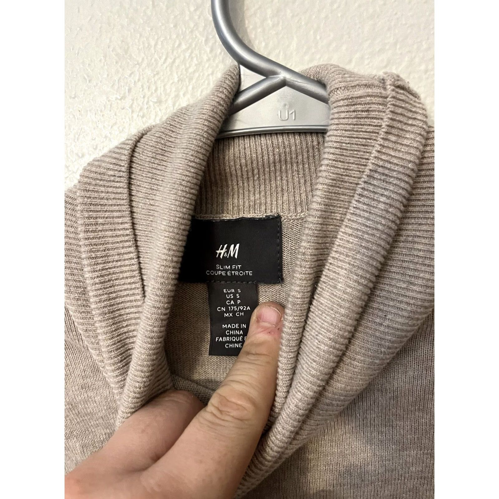 H&M H&M Turtleneck Sweater Slim Fit Small Beige Brown Long Sleeve Ribbing at Neck - Vintage Size US S / EU 44-46 / 1 - 3 Thumbnail
