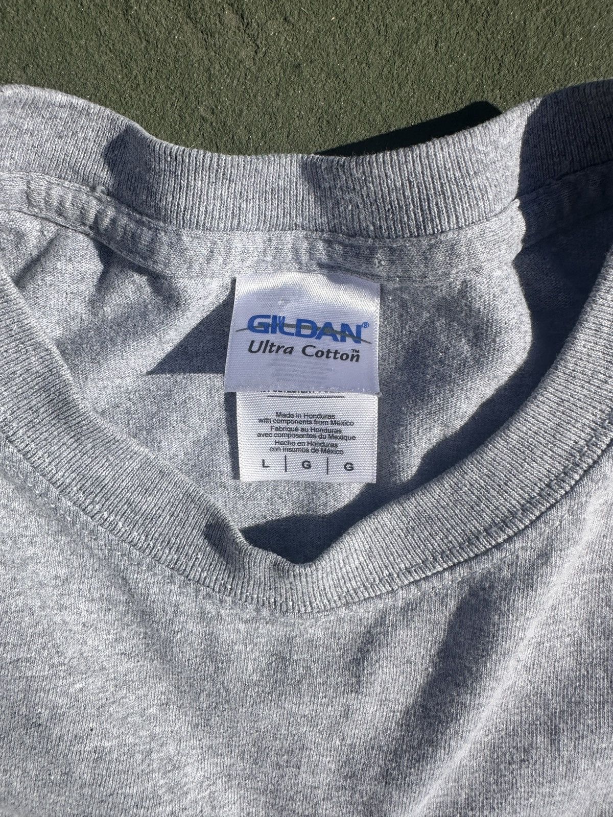 Gildan Heavyweight Graphic Tee Size US L / EU 52-54 / 3 - 4 Thumbnail