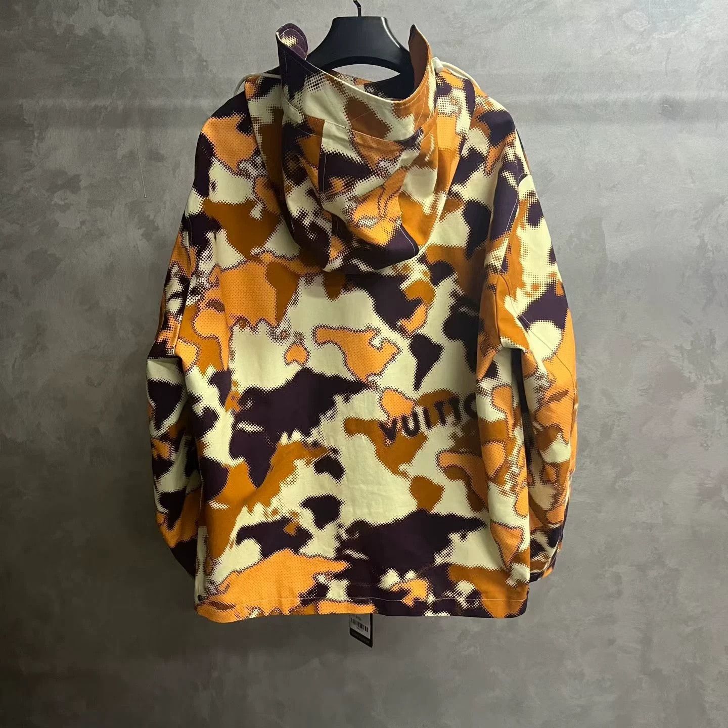 Louis Vuitton Louis Vuitton Red Map Print Hooded Jacket Size US XL / EU 56 / 4 - 5 Thumbnail