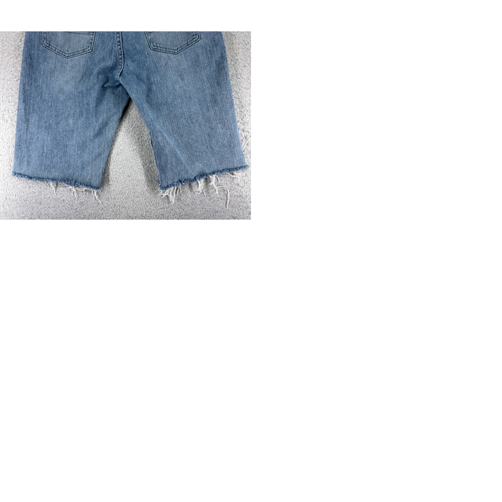 Wrangler Wrangler Shorts Men 31 Blue Denim Cotton Blend Authentics 29x11 Casual 5-Pocket Relaxed Mid Rise 11 In Button Embroidered Studded Jeans Stretch Size US 31 - 10 Thumbnail