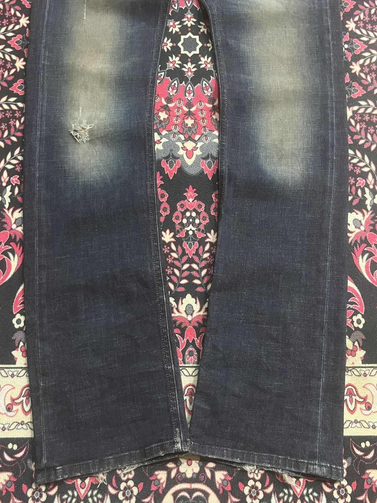 Diesel Black Gold Vintage Diesel “Viker-R-Box” Regular Straight Distress Jeans Size US 31 - 11 Thumbnail