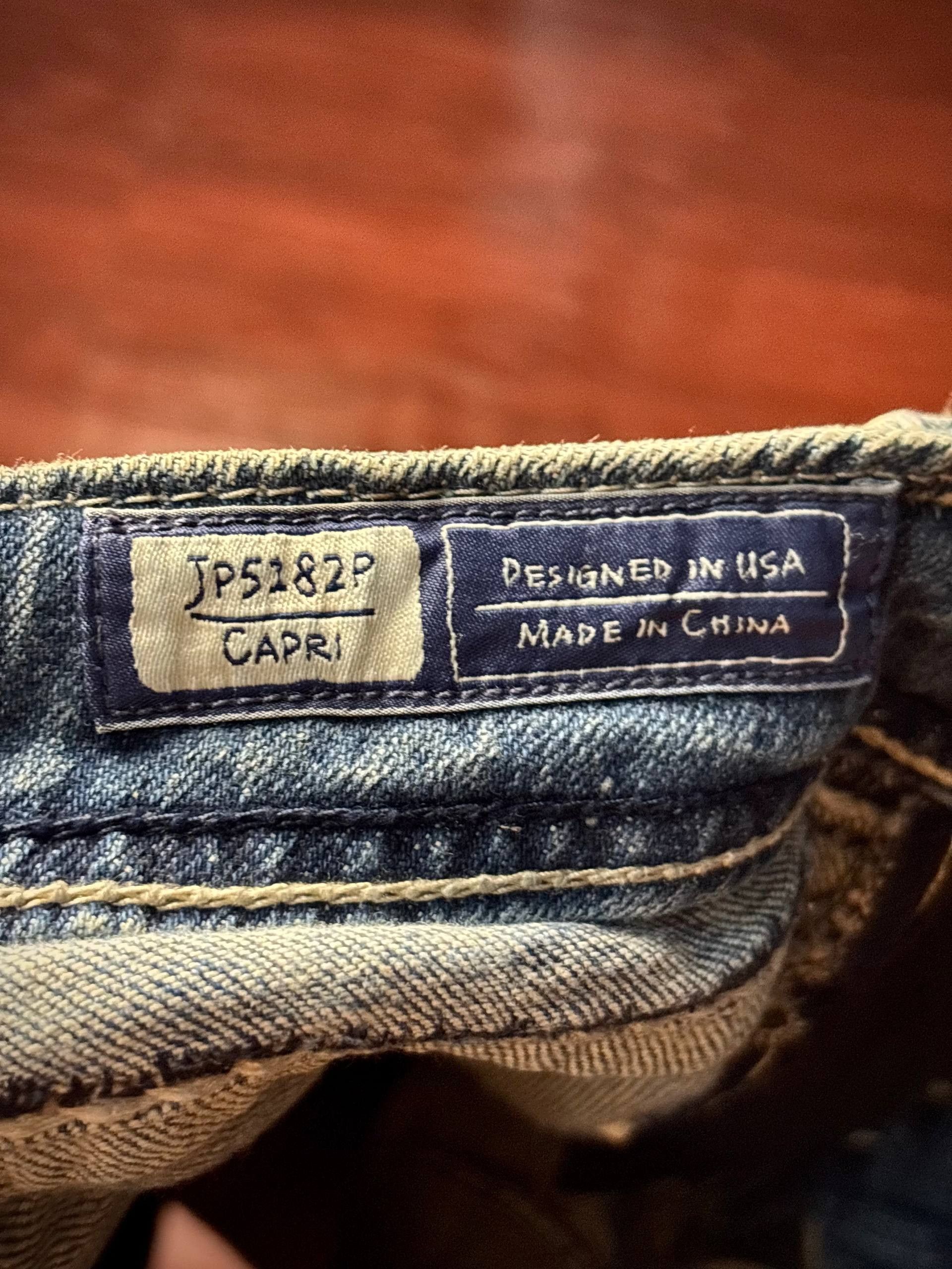 Issey Miyake Vintage Y2K Miss Me Capri Embroidered Cross Denim Pants Size 28" / US 6 / IT 42 - 6 Thumbnail
