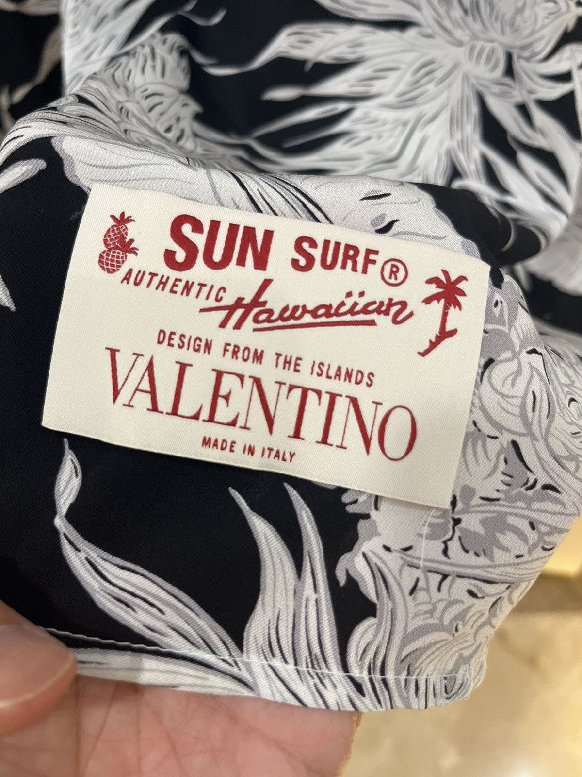 Valentino Pineapple print silk bowling shirt size46 Size US S / EU 44-46 / 1 - 12 Thumbnail