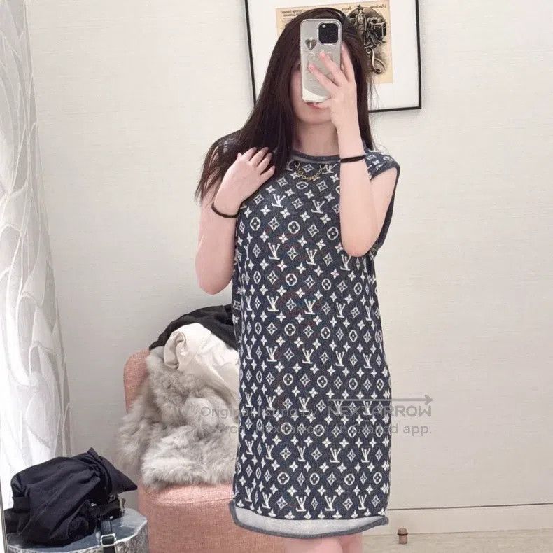 Louis Vuitton Louis Vuitton 24SS Full Print Gold Chain Sleeveless Dress Size XS / US 0-2 / IT 36-38 - 9 Thumbnail