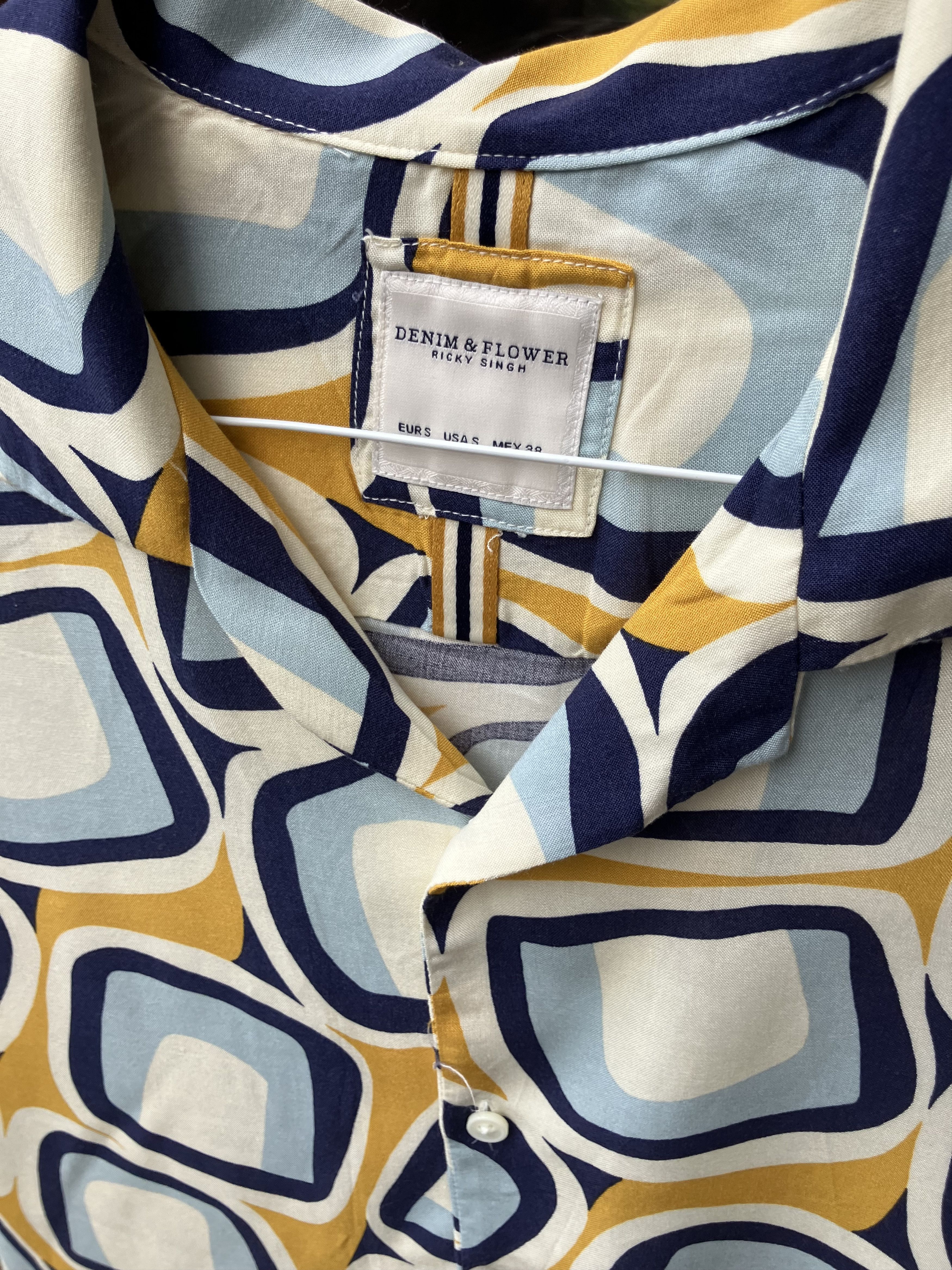 Other Silky Button Up Leisure Shirt Size US S / EU 44-46 / 1 - 3 Thumbnail