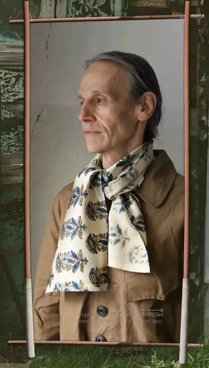 John Alexander Skelton John Alexander Skelton scarves. Size ONE SIZE - 5 Thumbnail