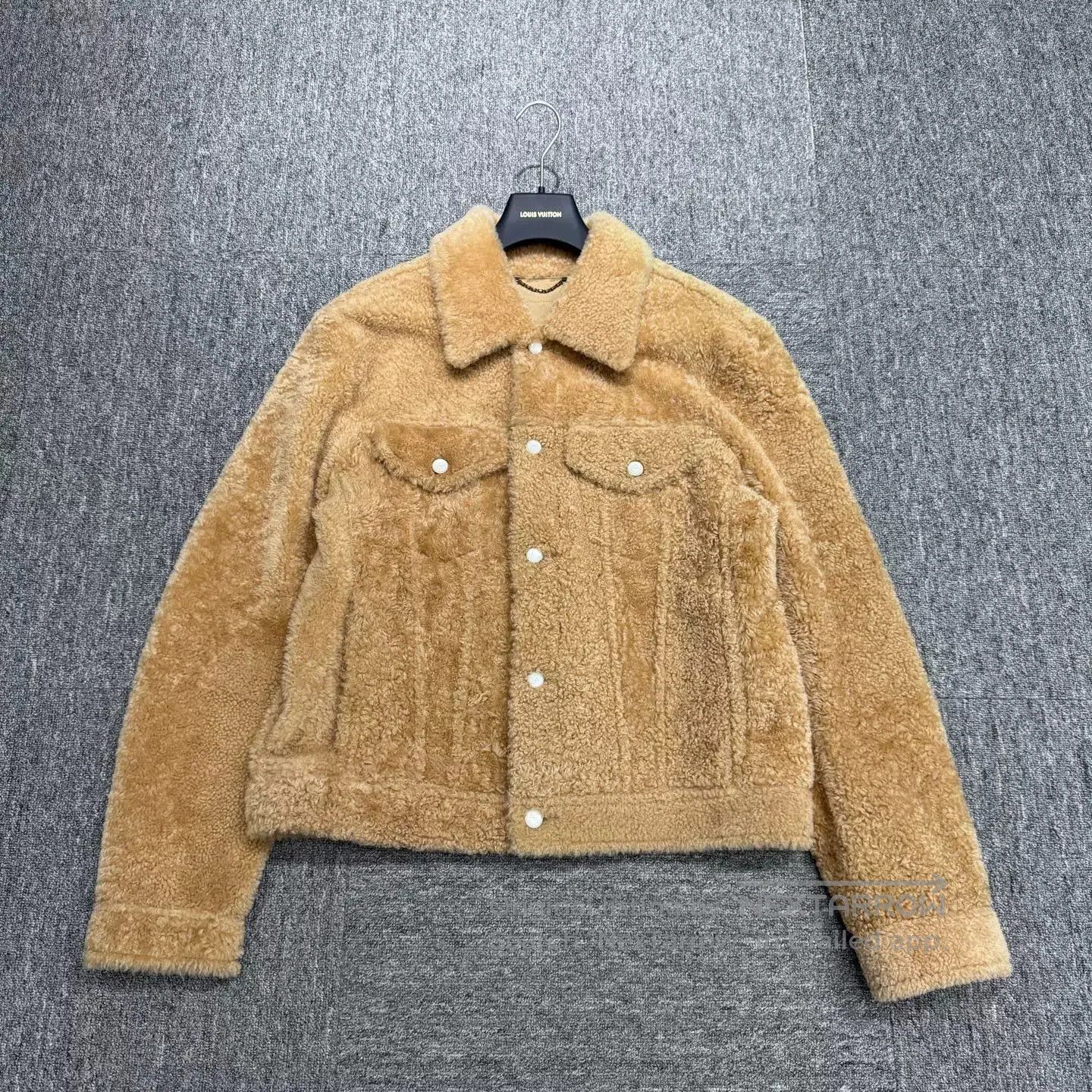 Louis Vuitton Louis Vuitton Fur Leather Jacket. Size US M / EU 48-50 / 2 - 1 Thumbnail