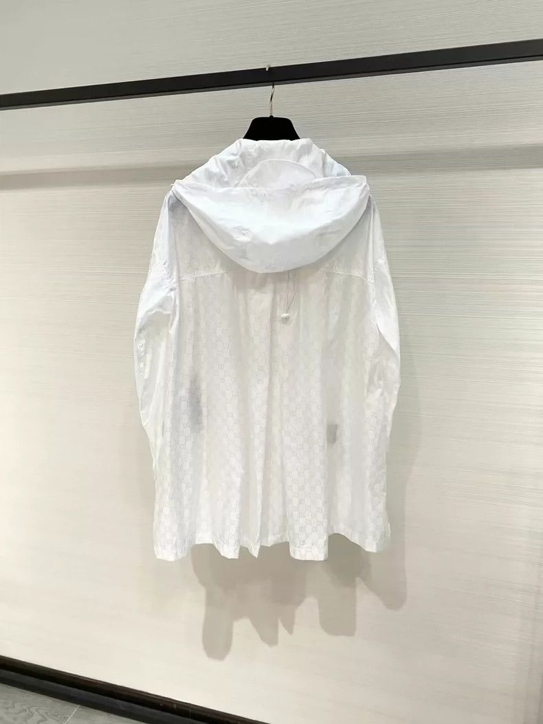 Gucci Gucci Size 38 White full logo hooded windbreaker jacket 250 Size US XXS / EU 40 - 2 Thumbnail