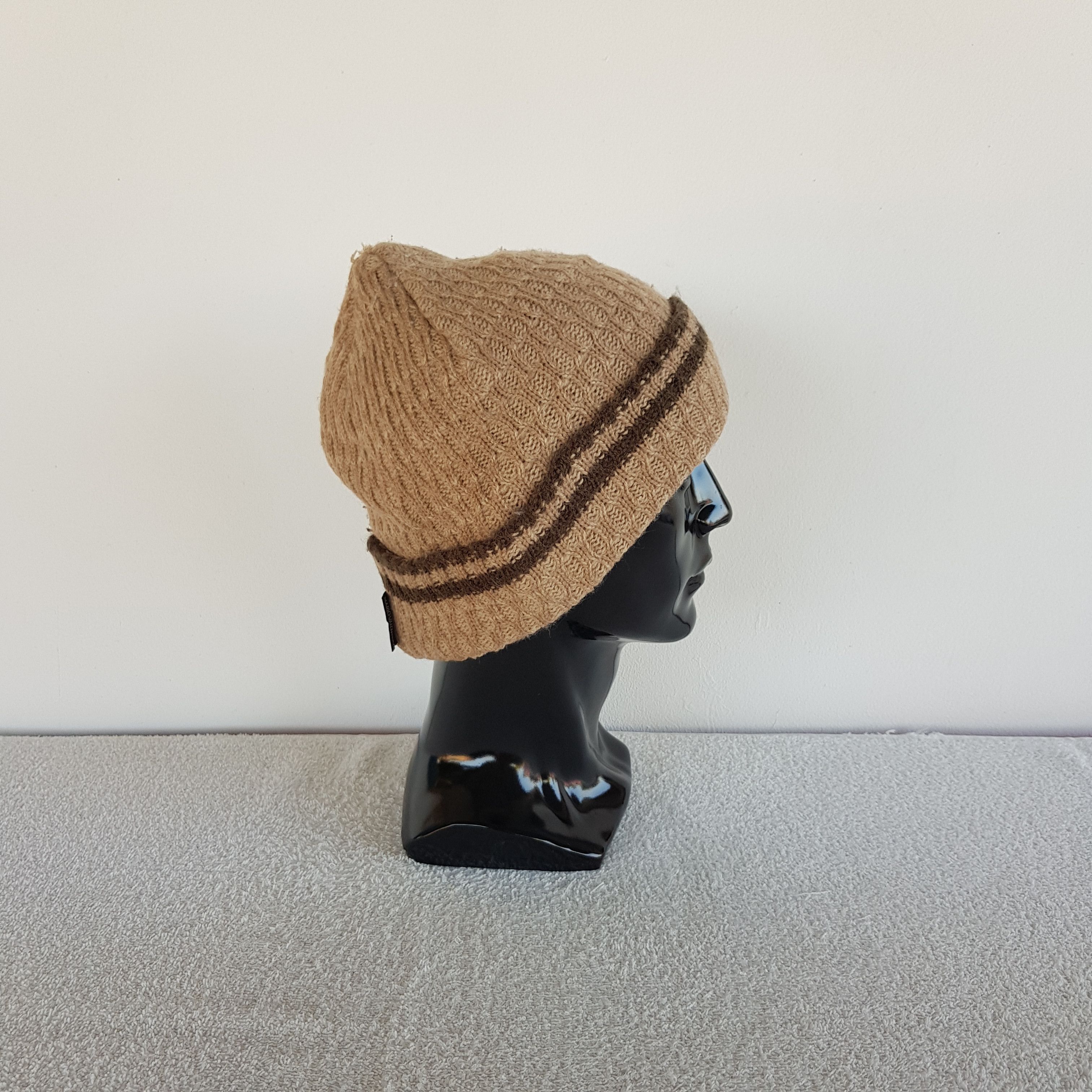 Mario Valentino Vintage Mario Valentino Hats Valentino Beanie Snow Caps Size ONE SIZE - 3 Thumbnail