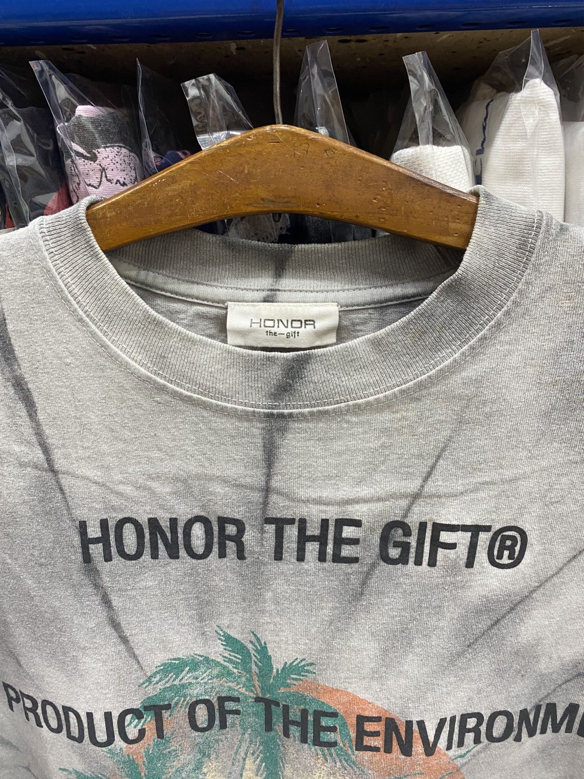 Japanese Brand HONOR THE GIFT TSHIRT Size US L / EU 52-54 / 3 - 5 Thumbnail