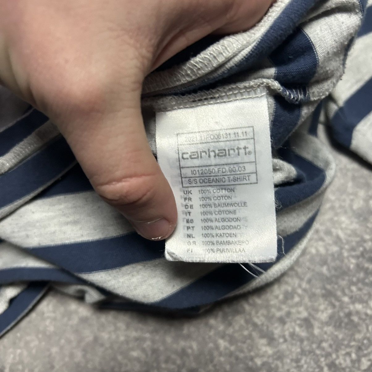 Carhartt Vintage Carhartt Wip Small logo y2k streetwear tee size S Size US S / EU 44-46 / 1 - 8 Thumbnail