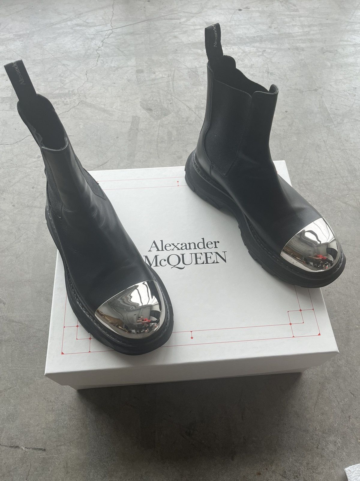Alexander McQueen Alexander McQueen Black slip on ankle boot 