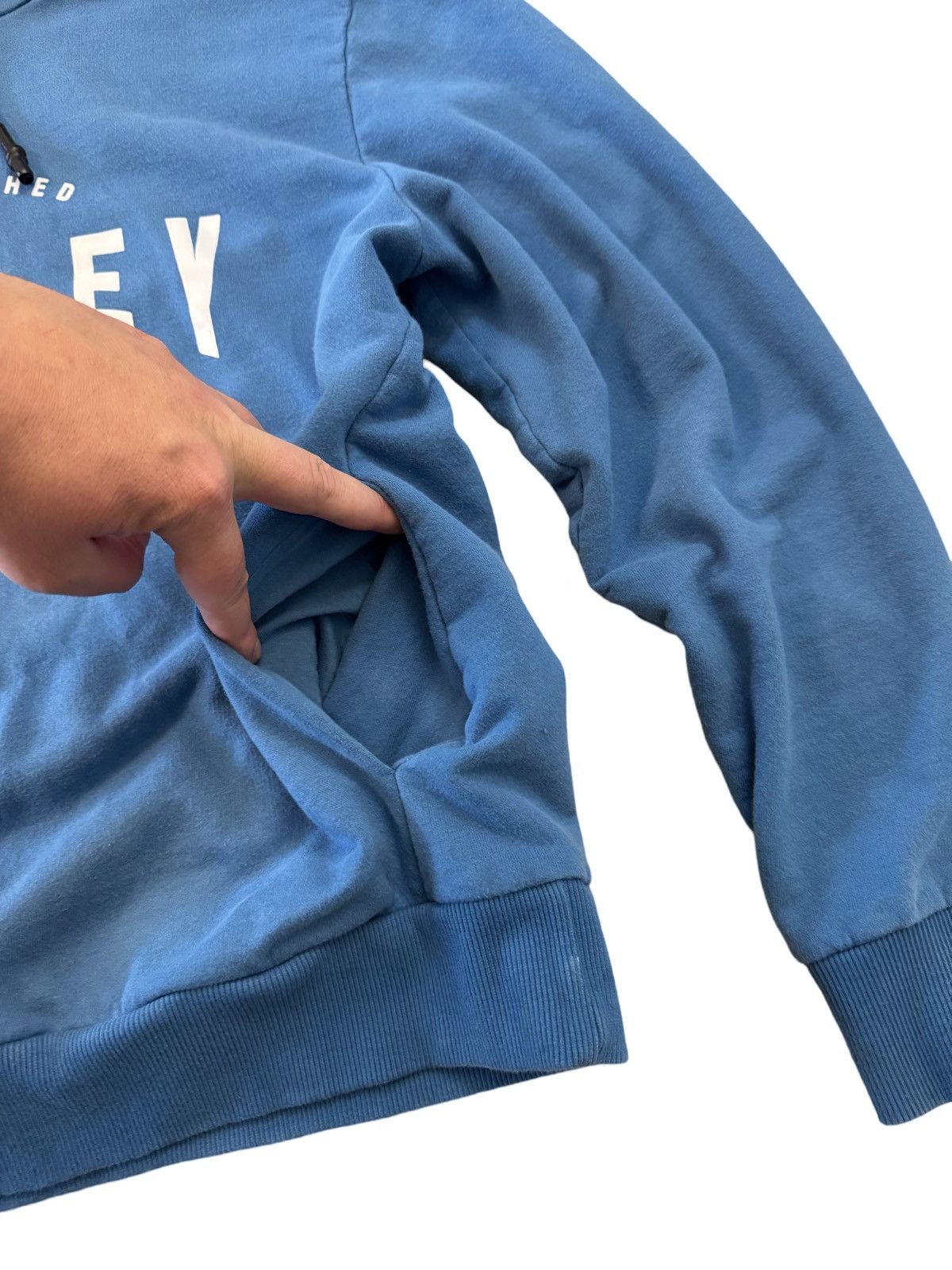 Oakley 🔥Vintage Oakley Big Logo Hoodie/Vintage Oakley Logo Hoodie Size US M / EU 48-50 / 2 - 5 Thumbnail