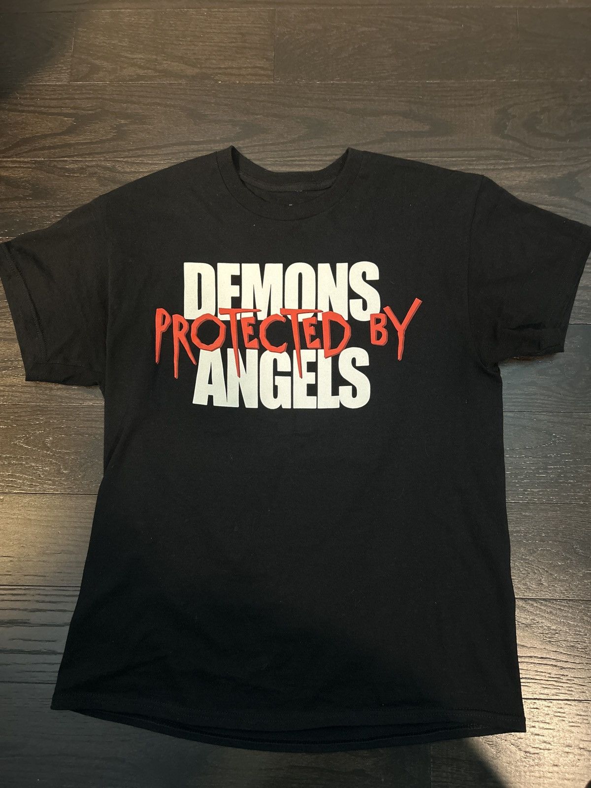 NAV × Vlone Vlone x NAV Demons protected by angels Tee Size US L / EU 52-54 / 3 - 2 Thumbnail