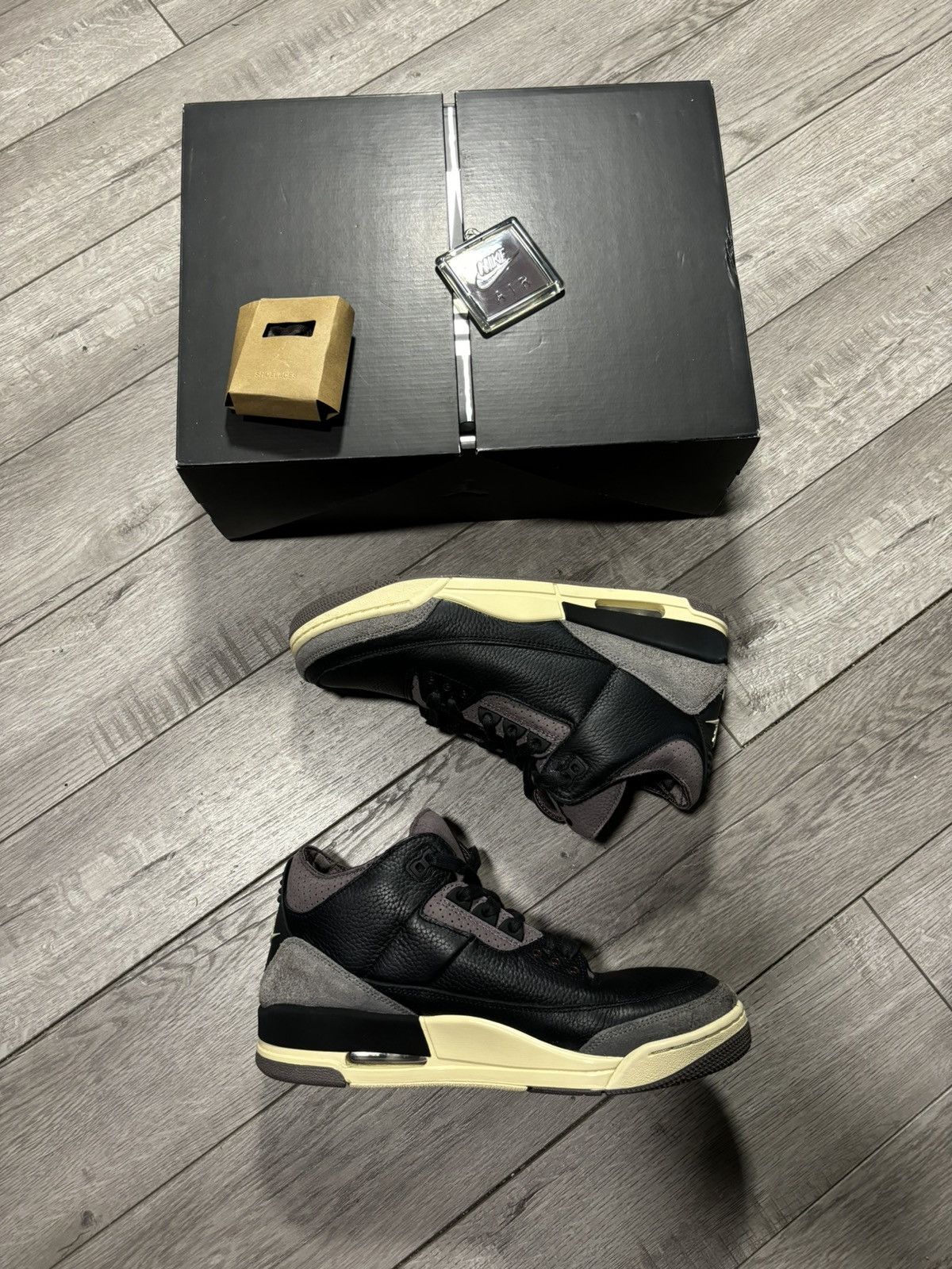 A Ma Maniere × Jordan Brand Jordan A ma Maniere 3s Size US 10 / EU 43 - 7 Thumbnail