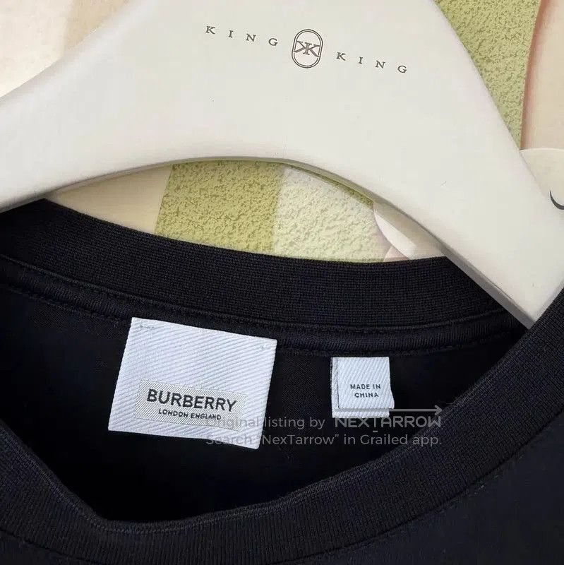 Burberry Burberry Black Cotton Lettered Short Sleeve T-Shirt. Size S / US 4 / IT 40 - 5 Thumbnail