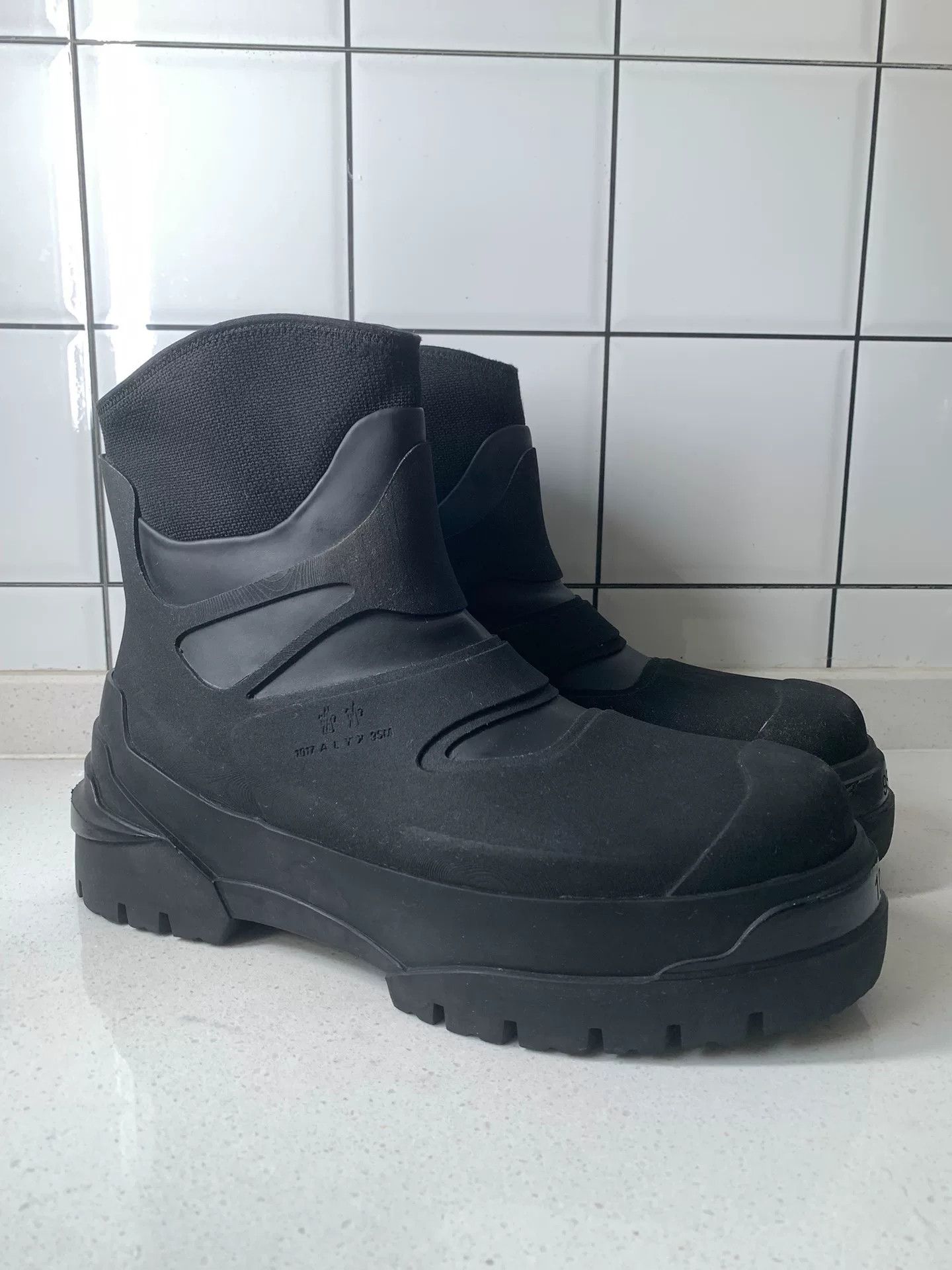 1017 ALYX 9SM Moncler x 1017 ALYX Rubber High-Top Boots Size US 10 / EU 43 - 1 Thumbnail