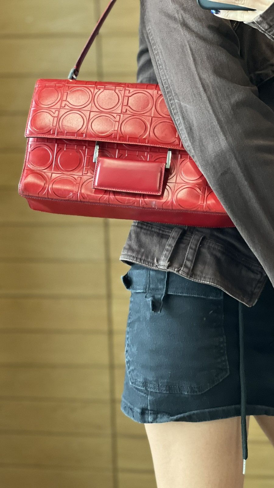 Salvatore Ferragamo Ferragamo Red Gancini Embossed Leather Shoulder Bag Size ONE SIZE - 21 Thumbnail