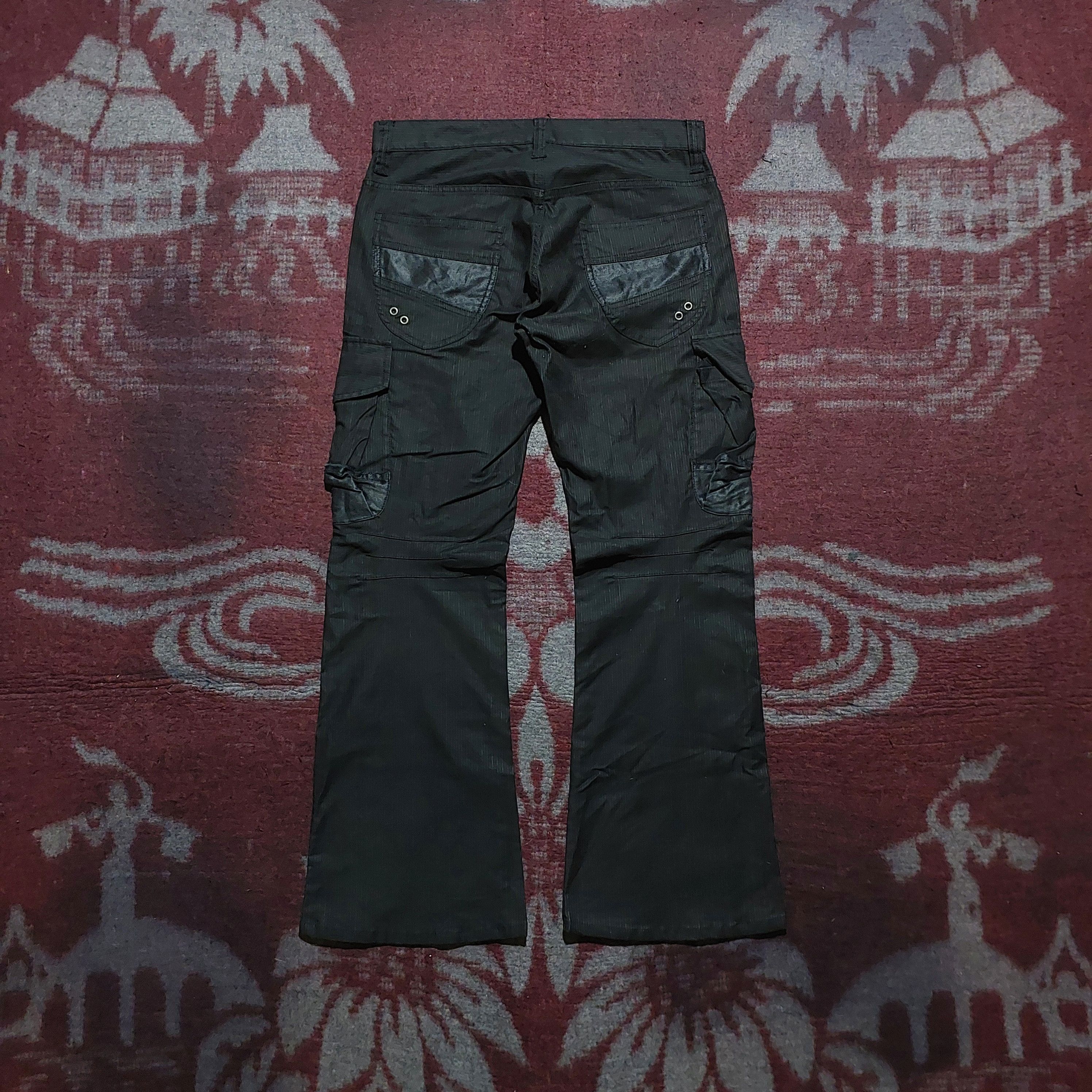 The Difference Difference rupert black cargo flare pants Size US 31 - 2 Thumbnail