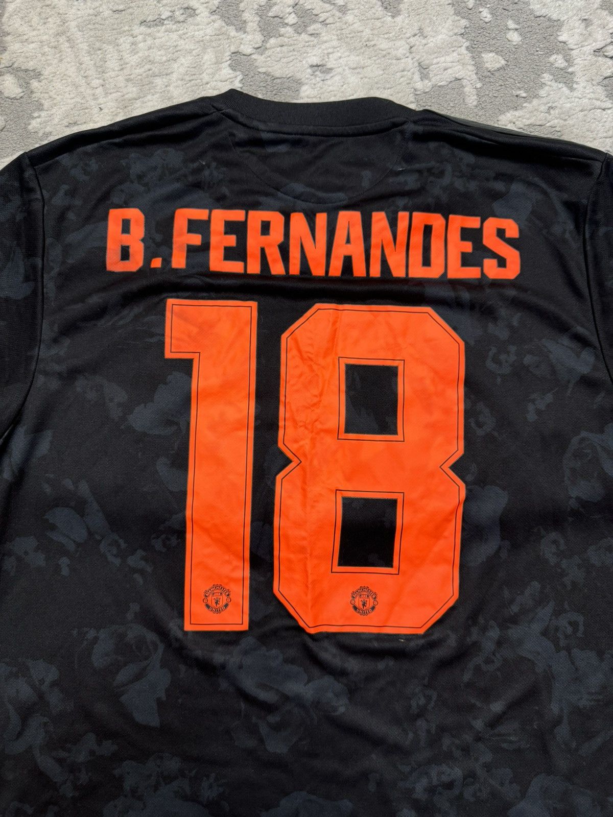 Adidas Soccer jersey Manchester United 18 B. Fernandes rare size XL Size US XL / EU 56 / 4 - 5 Thumbnail