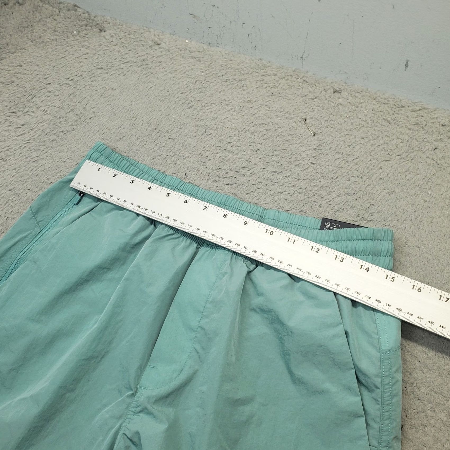 Vintage VRST All-In Unlined Shorts Men M Green Athletic Water Repellent UPF 50+ Athletic Fit Pockets Breathable 7" Inseam NWT Mens Size US 31 - 3 Thumbnail