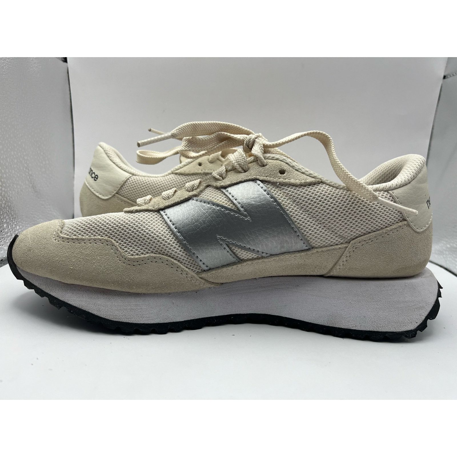 New Balance New Balance 237 Running Sneakers, Sea Salt Silver Women USED Size US 8 / IT 38 - 4 Thumbnail
