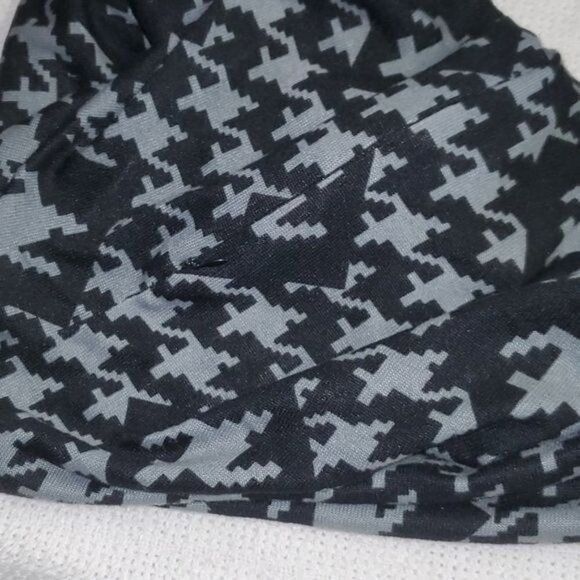 Designer 2 Chic Black & Silver Double Round Secret Zippered Pocket Sc Size ONE SIZE - 8 Thumbnail