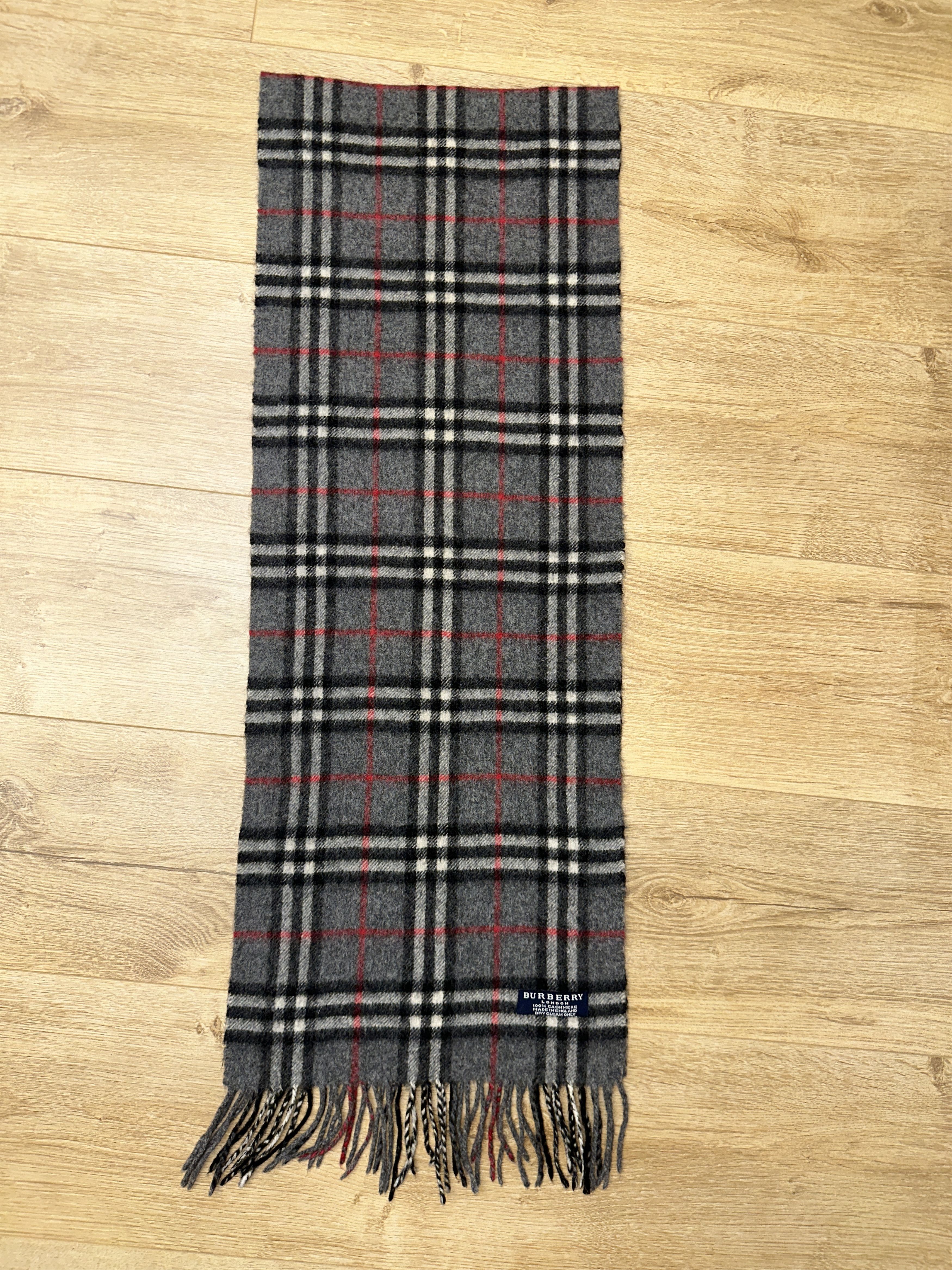 Burberry Iconic Burberry Classic Check 100% Cashmere Scarf 170x30cm Size ONE SIZE - 3 Thumbnail