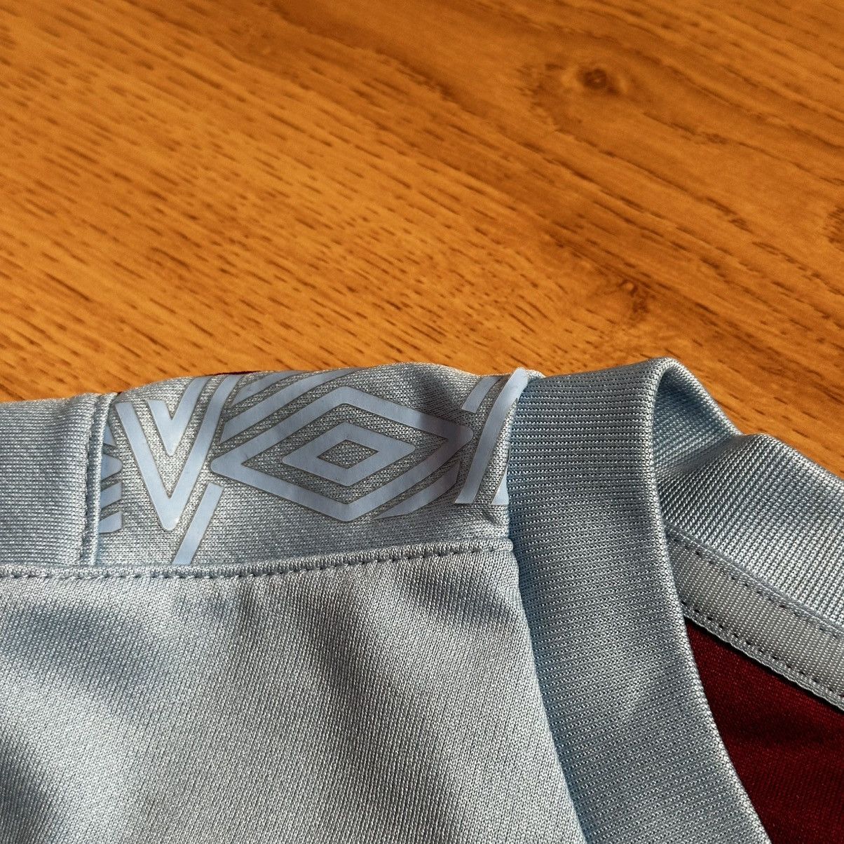 Umbro × Vintage Vintage West Ham 2019-2020 Umbro Jersey Size US M / EU 48-50 / 2 - 8 Thumbnail