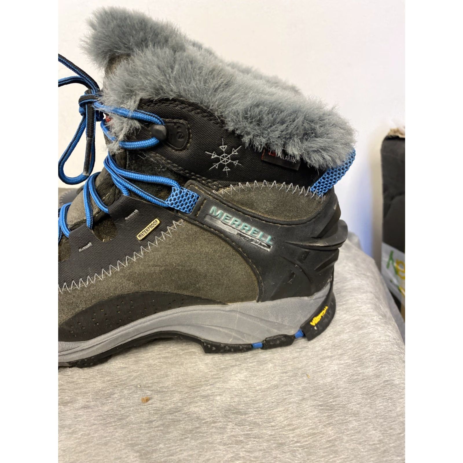 Merrell Merrell Boots Arc 6 Beluga Women’s 7 Gray Suede Waterproof Hiking /0101 Size US 7 / IT 37 - 5 Thumbnail
