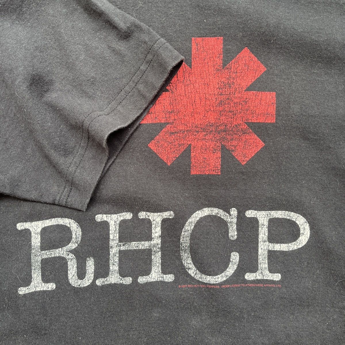 Band Tees VINTAGE 2007 RED HOT CHILI PEPPERS ICONIC LOGO TSHIRT Size US S / EU 44-46 / 1 - 17 Thumbnail