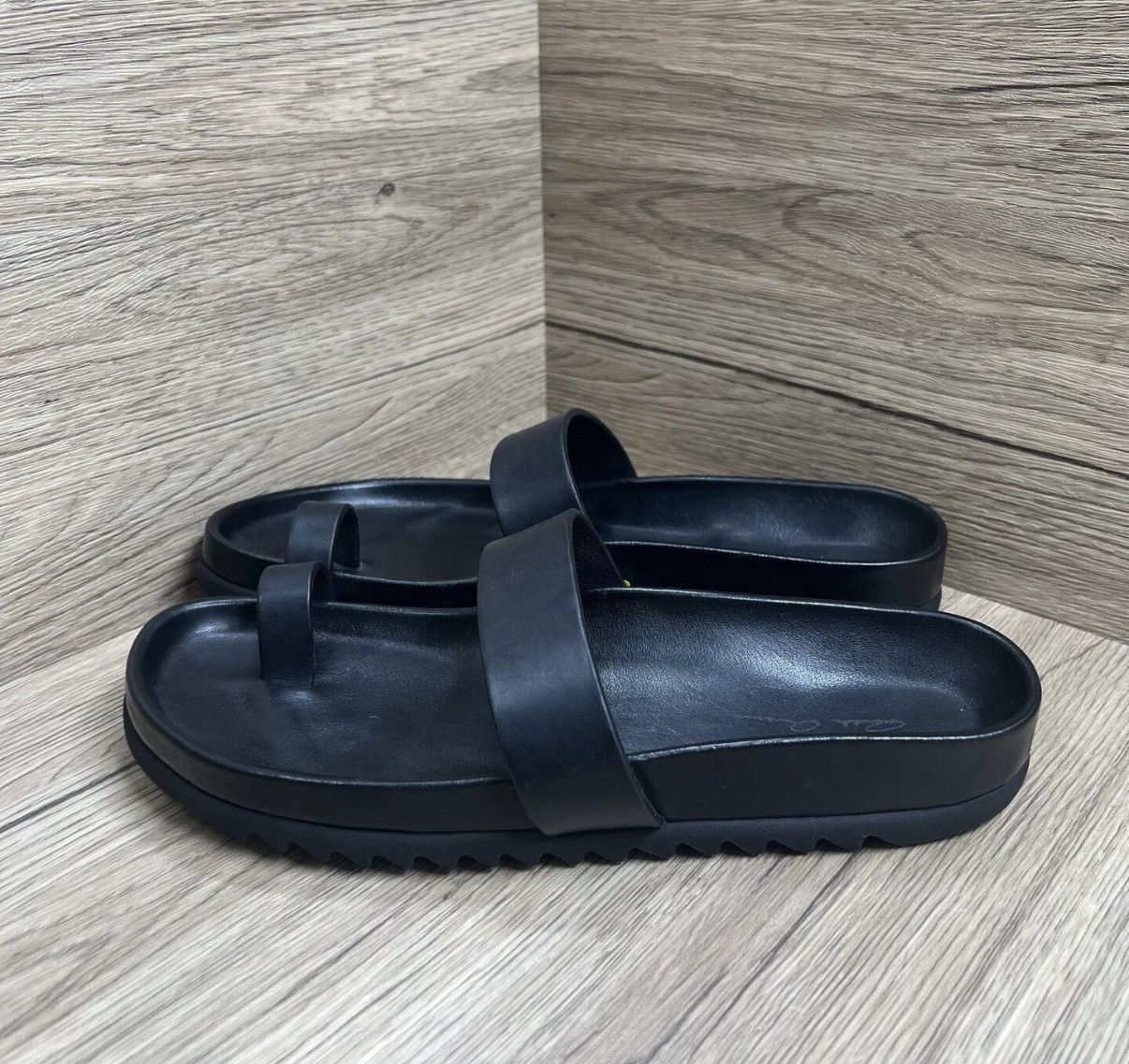 Rick Owens Rick Owens Black Thong Slippers J41 Size US 7 / EU 40 - 6 Thumbnail