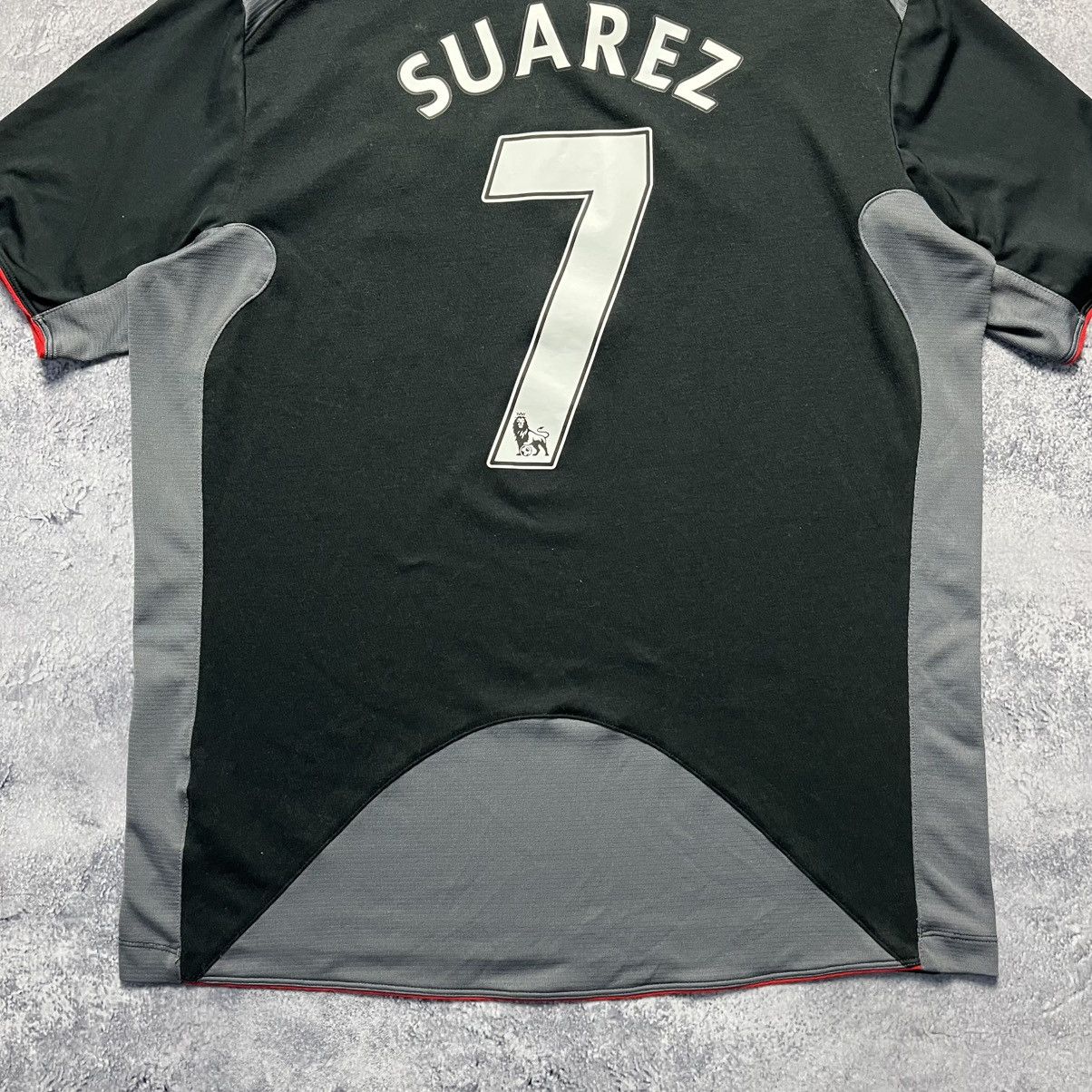 Warrior Vintage Warrior Liverpool #7 Suarez 2012/2013 Soccer Jersey Size US L / EU 52-54 / 3 - 16 Thumbnail