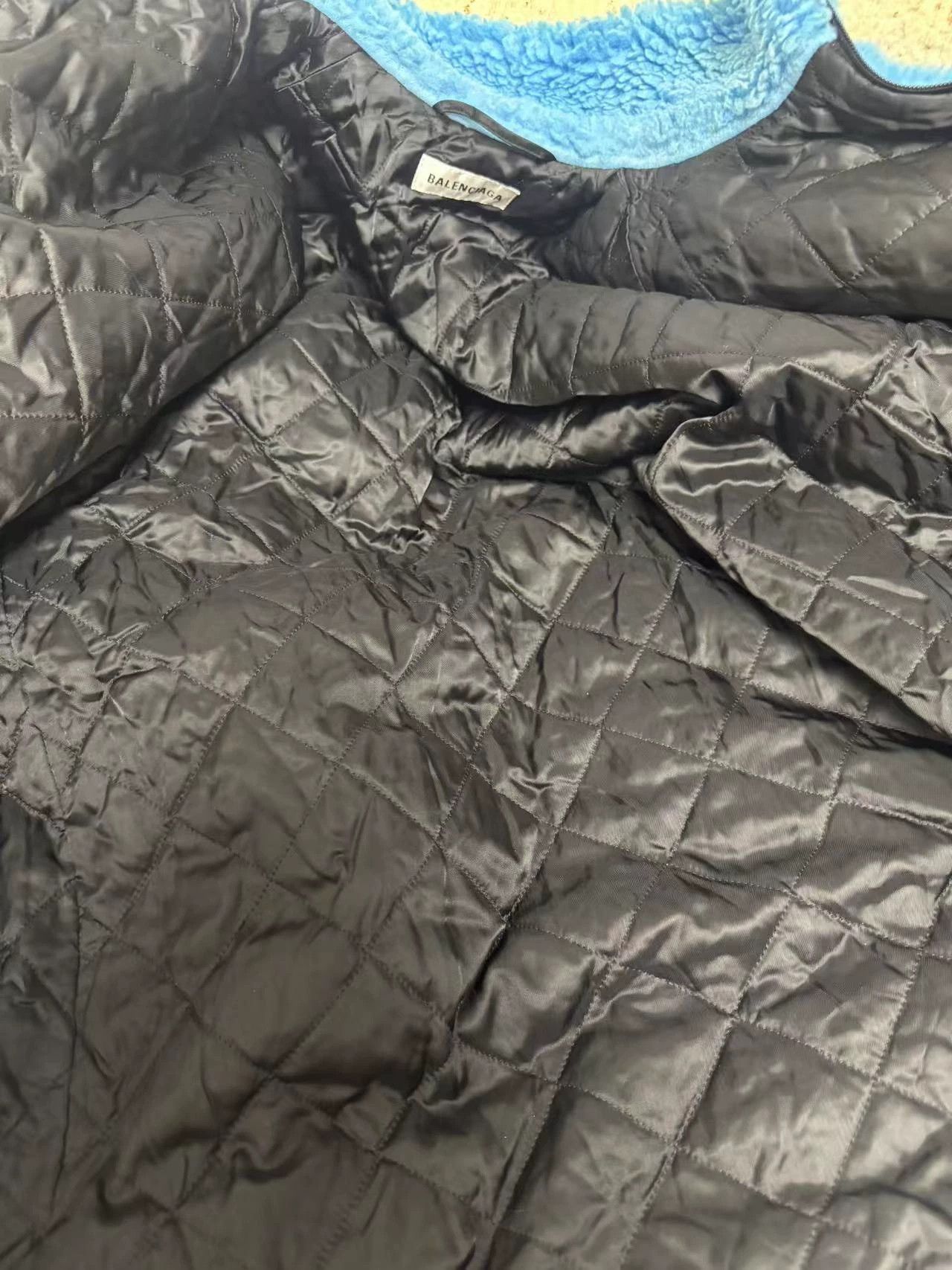 Balenciaga Balenciaga Teddy Jacket Xin Yu Style Authentic Size XS / US 0-2 / IT 36-38 - 3 Thumbnail