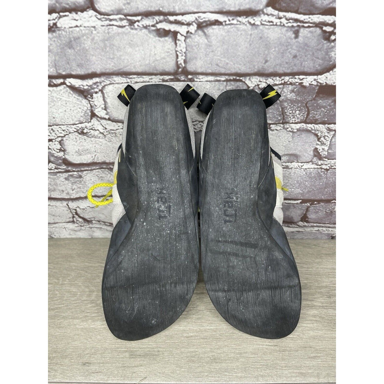 Other Evolv Defy Gray & Yellow Lace Up Climbing Shoes Fog Men Sz 1 Size US 12 / EU 45 - 18 Thumbnail