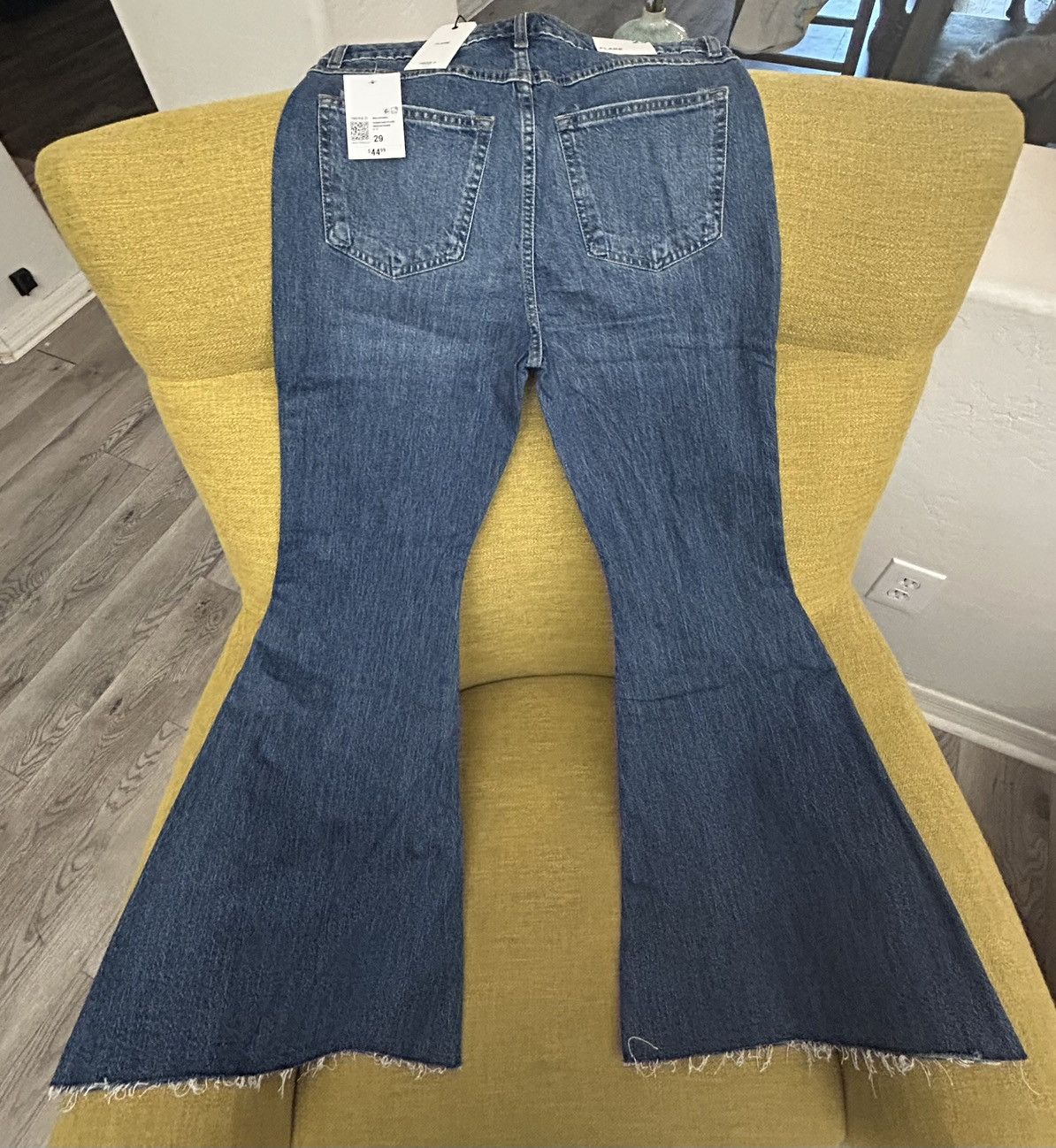 Forever 21 Forever 21 Daisies High Rise Slim Fit Flare Blue Jeans! Size 28" / US 6 / IT 42 - 2 Thumbnail