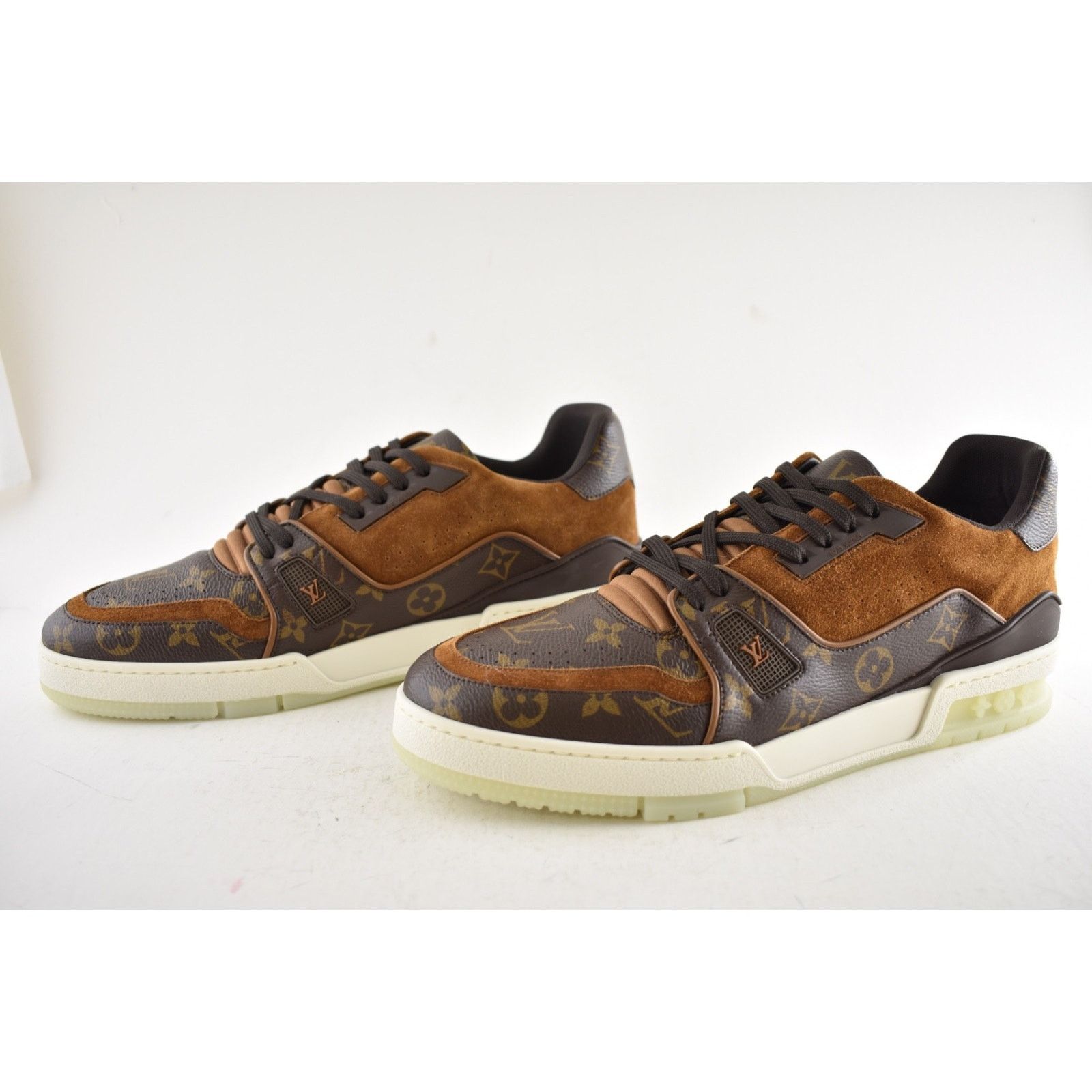 Louis Vuitton Louis Vuitton Brown Monogram LV Logo Suede Low Top Size US 10 / EU 43 - 14 Thumbnail