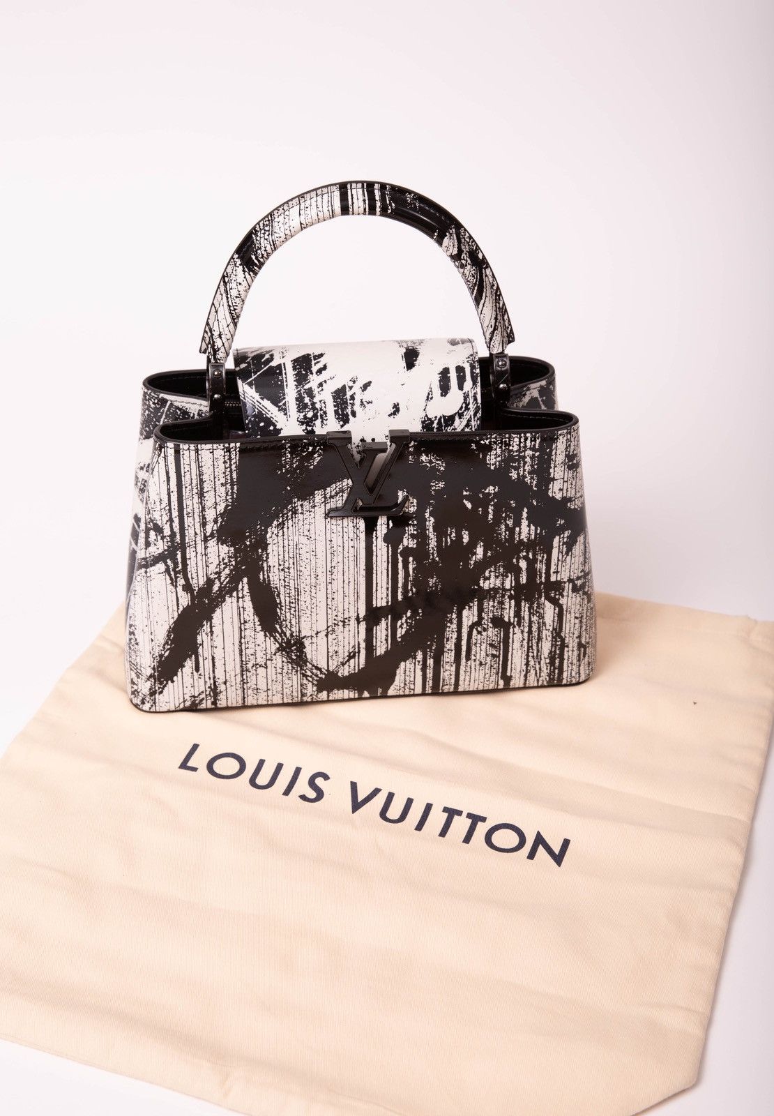 image of Louis Vuitton Arty Capucine in White, Women's