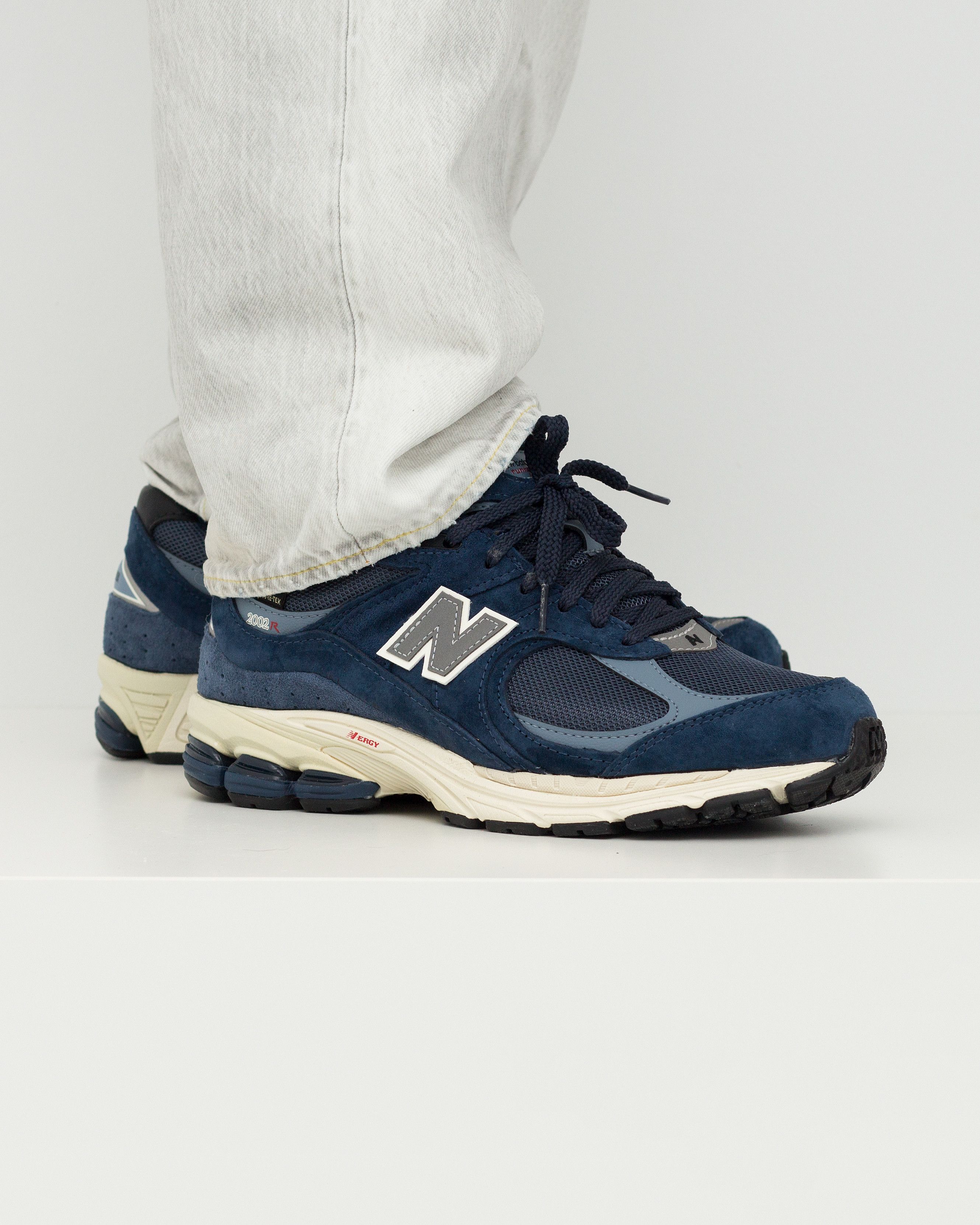 New Balance 2002r GoreTex Vintage Navy M2002RXF Size US 8.5 / EU 41-42 - 1 Thumbnail