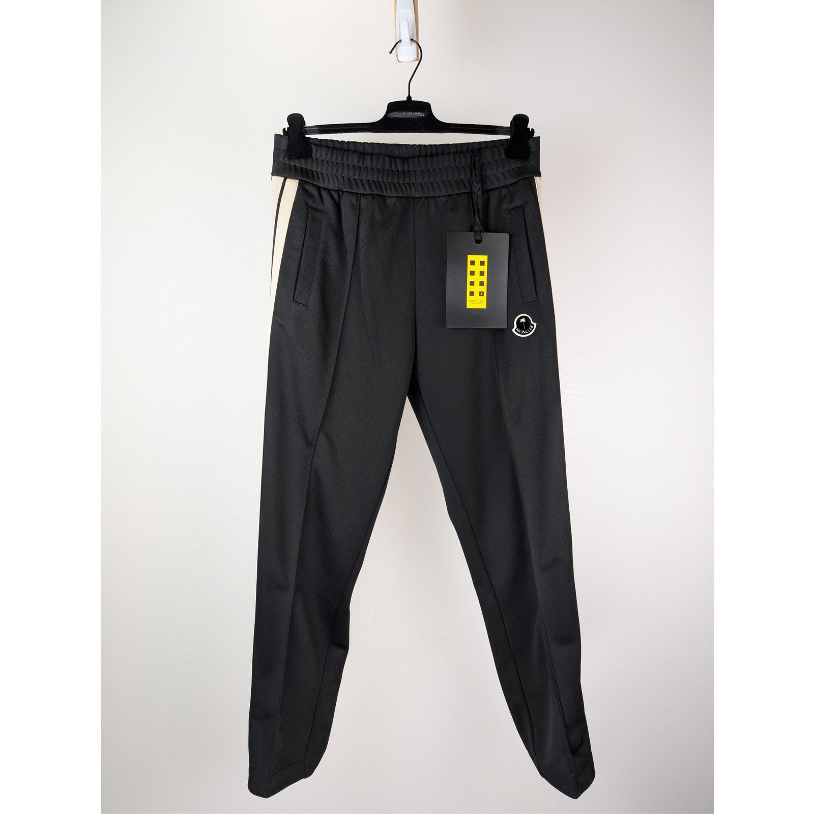 Moncler × Palm Angels o1rshd1 Sweat Bottoms Track Pants in Black / White Size US 28 / EU 44 - 1 Thumbnail