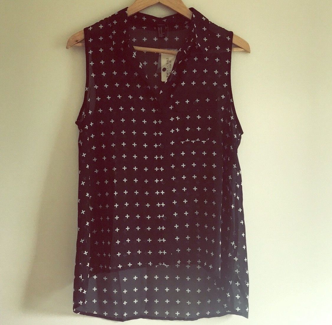 Forever 21 FOREVER 21 BUTTON DOWN HIGH LOW SLEEVELESS BLOUSE TOP Size M / US 6-8 / IT 42-44 - 1 Thumbnail