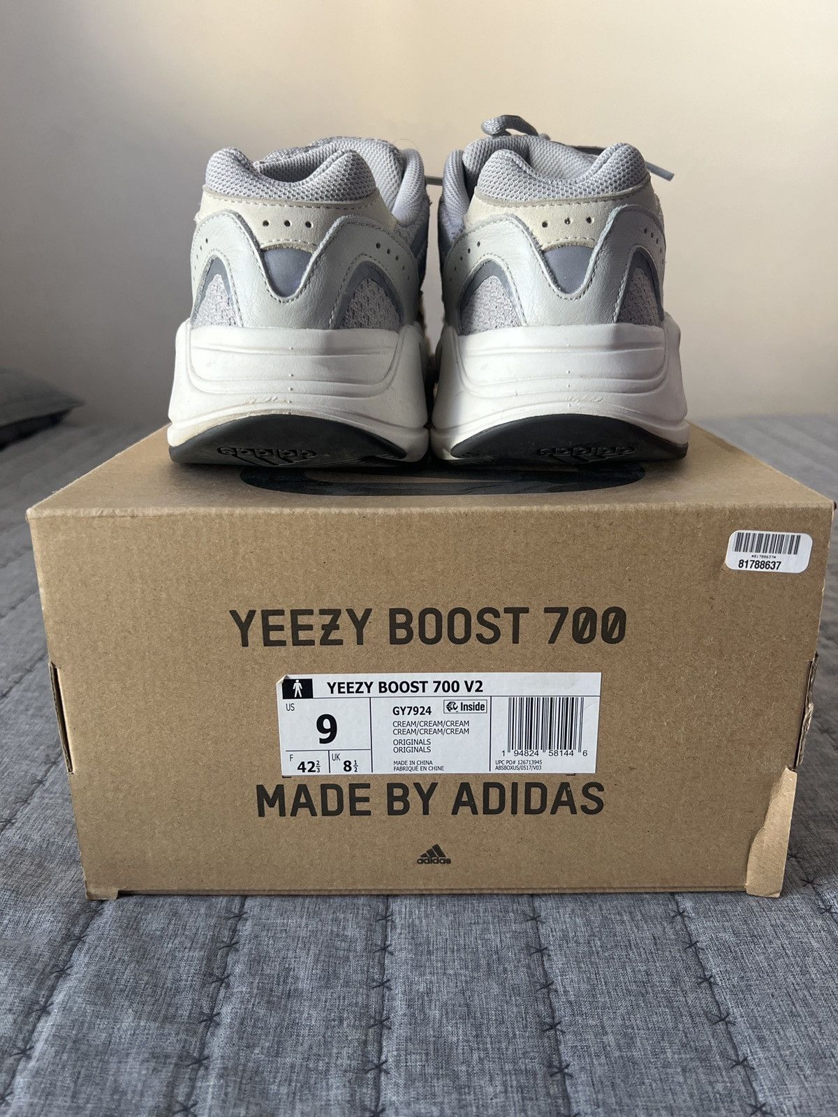 Adidas × Kanye West Yeezy 700 V2 Cream Size US 9 / EU 42 - 4 Thumbnail