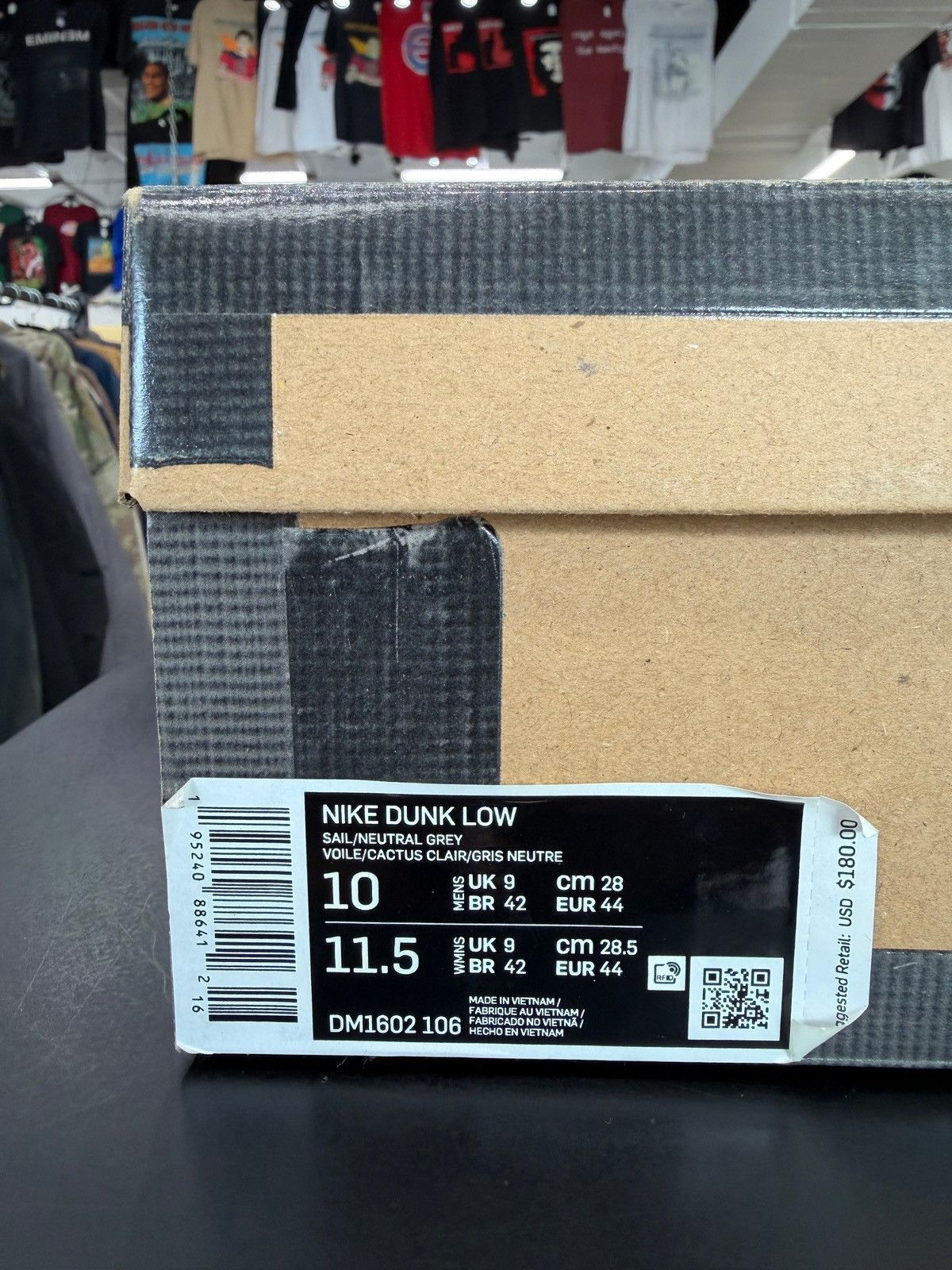 Nike × Off-White Nike Dunk Low Off-White Lot 8 Size 10 (2021) Size US 10 / EU 43 - 12 Thumbnail